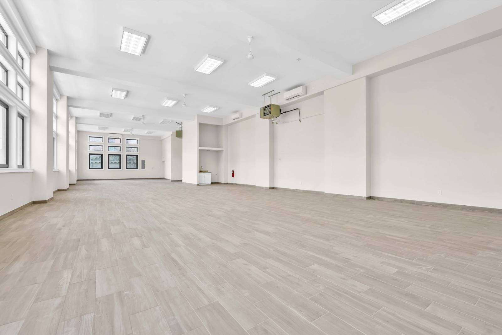 #7 photo, 405 Gates Avenue, ブルックリン区 Bedford-Stuyvesant , NY 11216