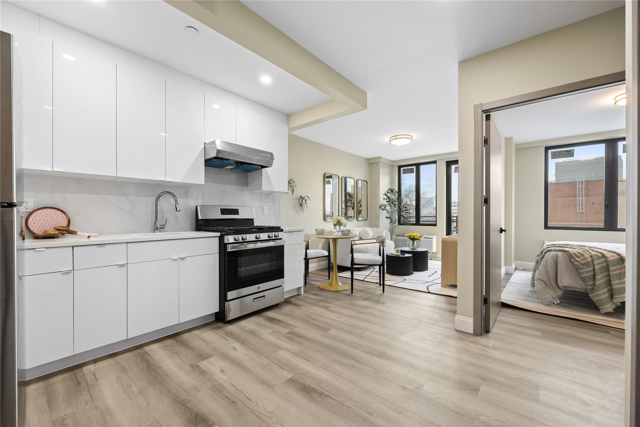 #4 photo, 163-07 72nd Ave, クイーンズ区 Fresh Meadows , NY 11365