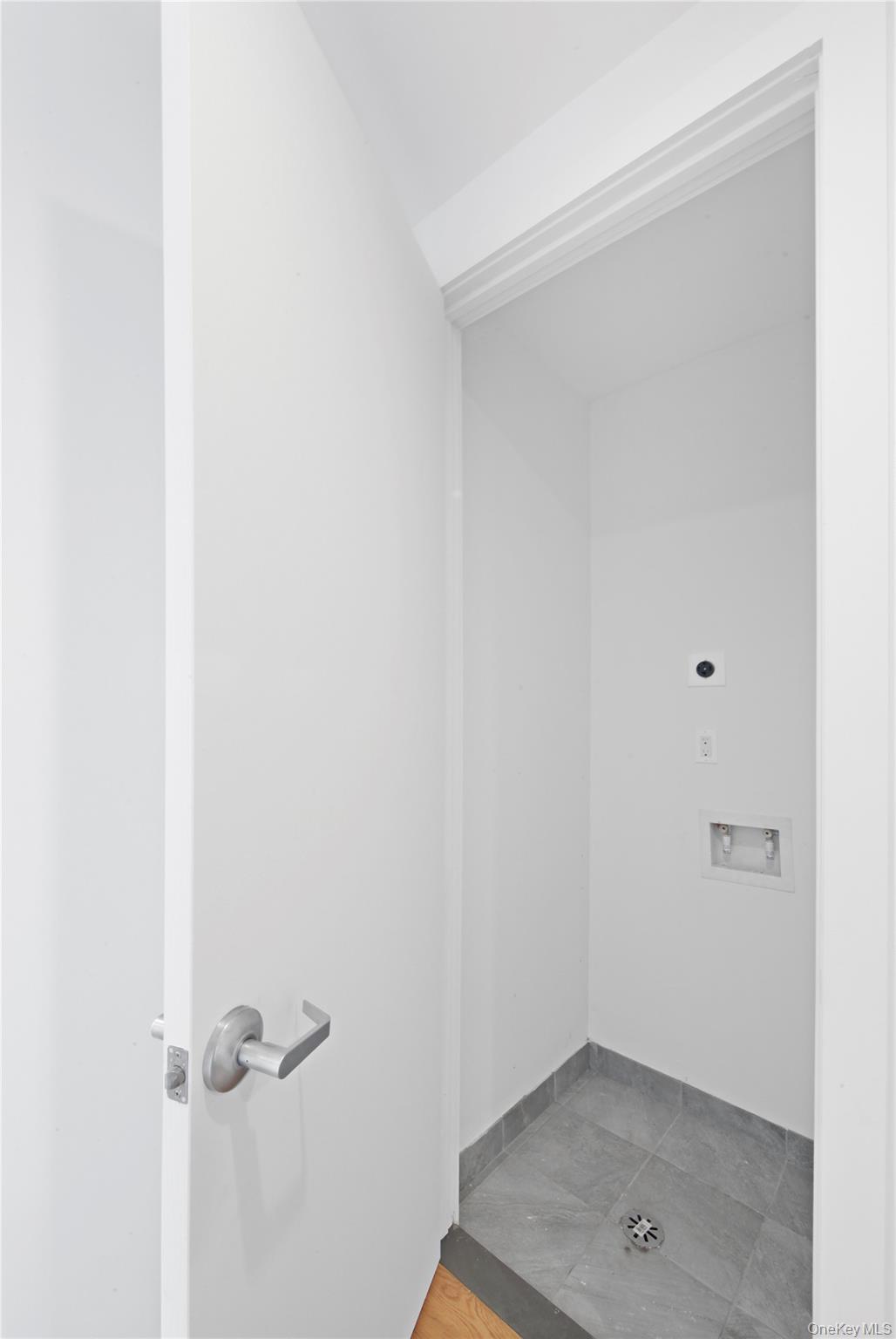 #8 photo, 163 Beach 96th Street, クイーンズ区 Rockaway Beach , NY 11693