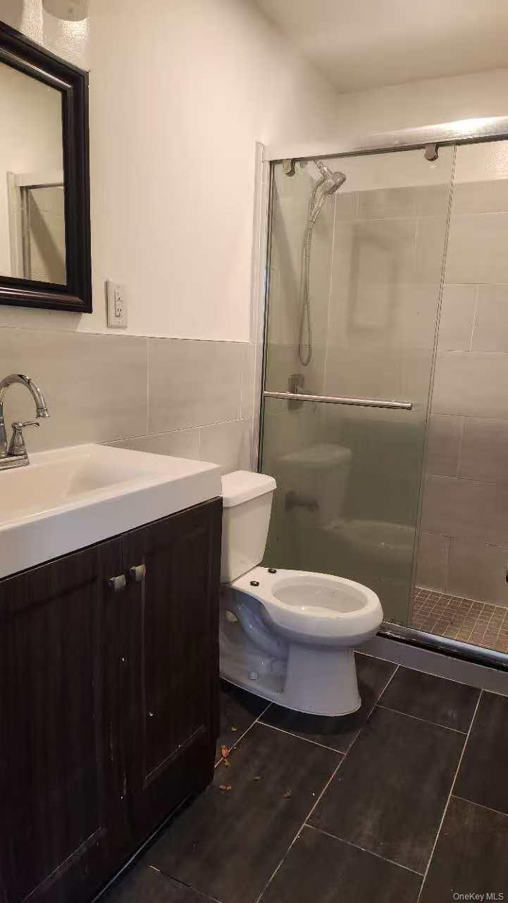 #11 photo, 5-03 119th Street, كوينز College Point , NY 11356