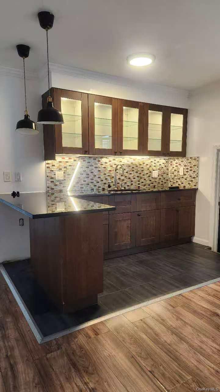 #8 photo, 5-03 119th Street, كوينز College Point , NY 11356