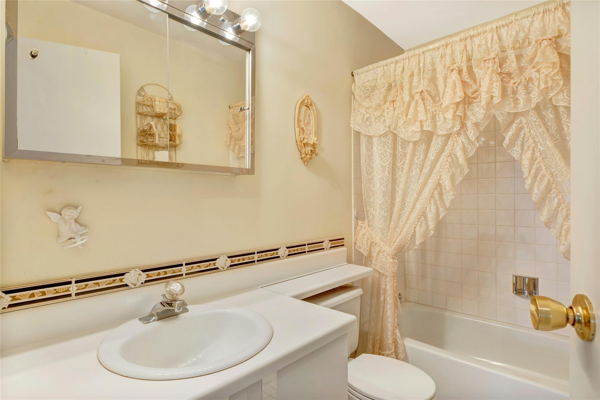 #20 photo, 107 E Midland Pond Court, サフォーク郡 Moriches , NY 11955