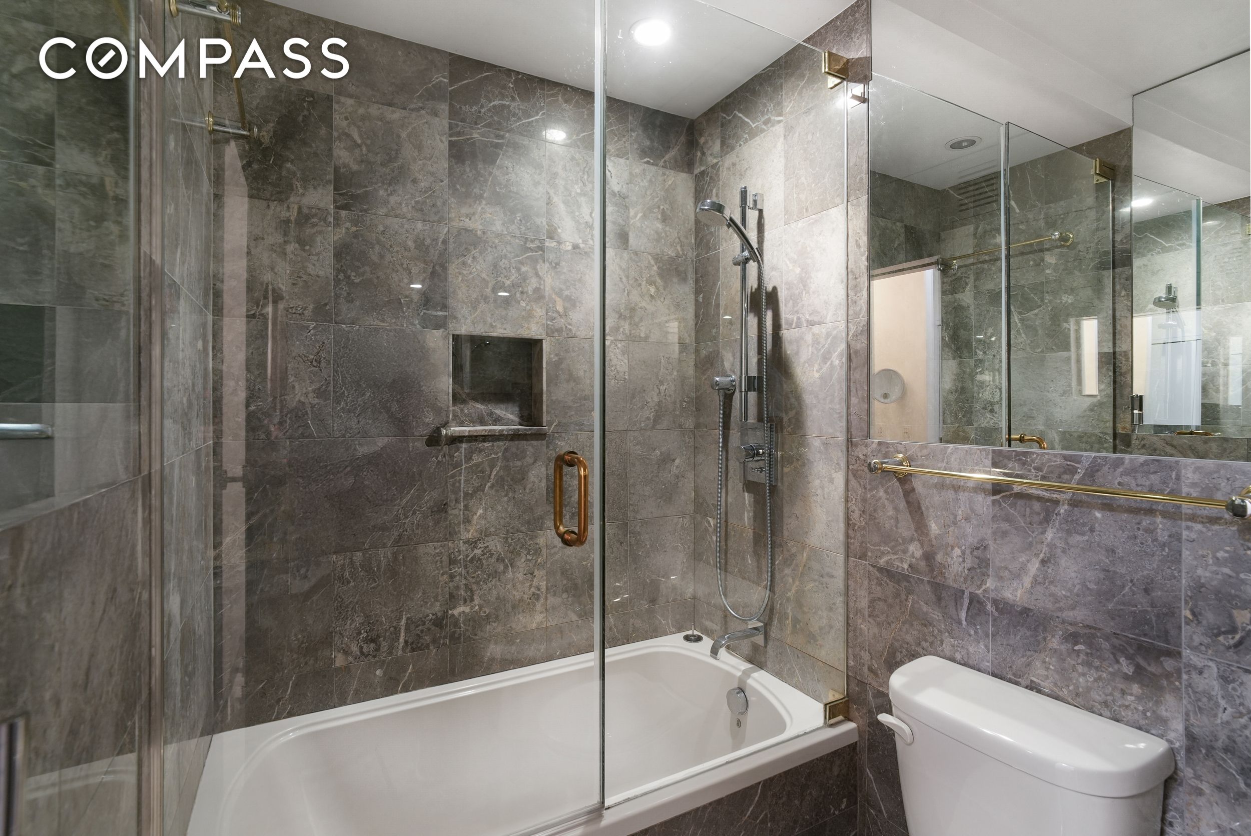 #16 photo, 309 E 49th Street, マンハッタン Midtown East , NY 10017