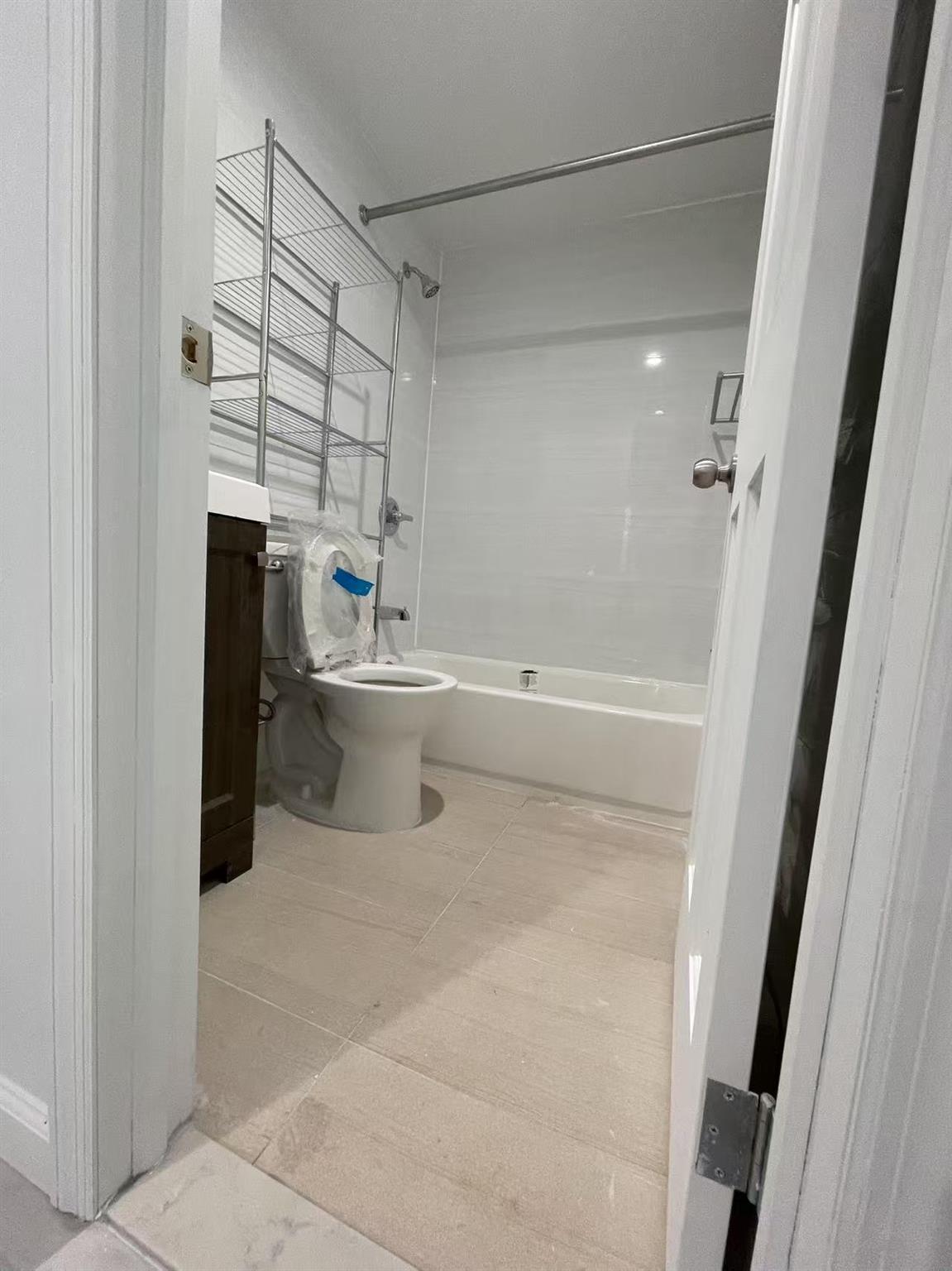 #10 photo, 16109 72nd Avenue, クイーンズ区 Fresh Meadows , NY 11365