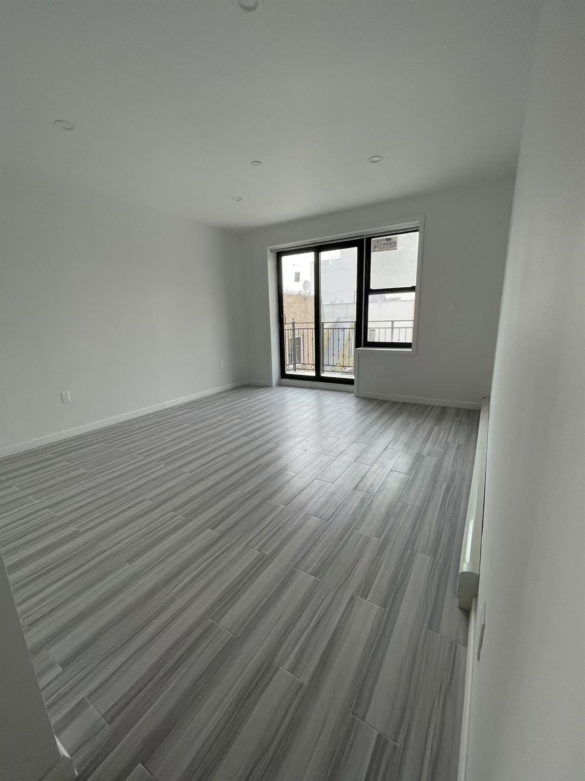 #7 photo, 16109 72nd Avenue, クイーンズ区 Fresh Meadows , NY 11365