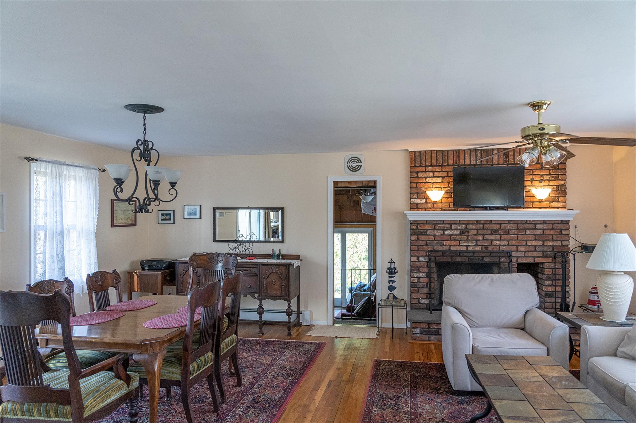 #2 photo, 155 Delmar Drive, サフォーク郡 Laurel , NY 11948