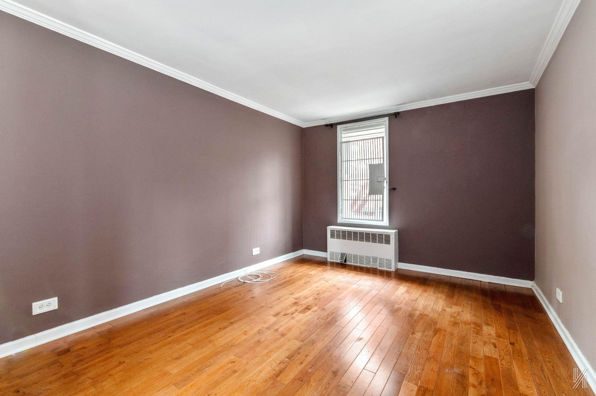#11 photo, 33-45 90th Street, كوينز Jackson Heights , NY 11372