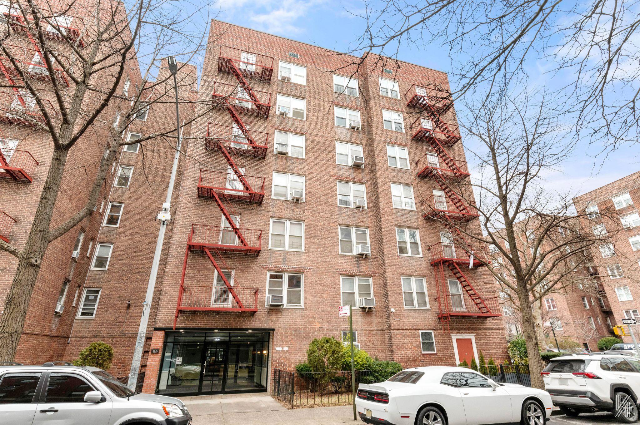 #17 photo, 33-45 90th Street, كوينز Jackson Heights , NY 11372