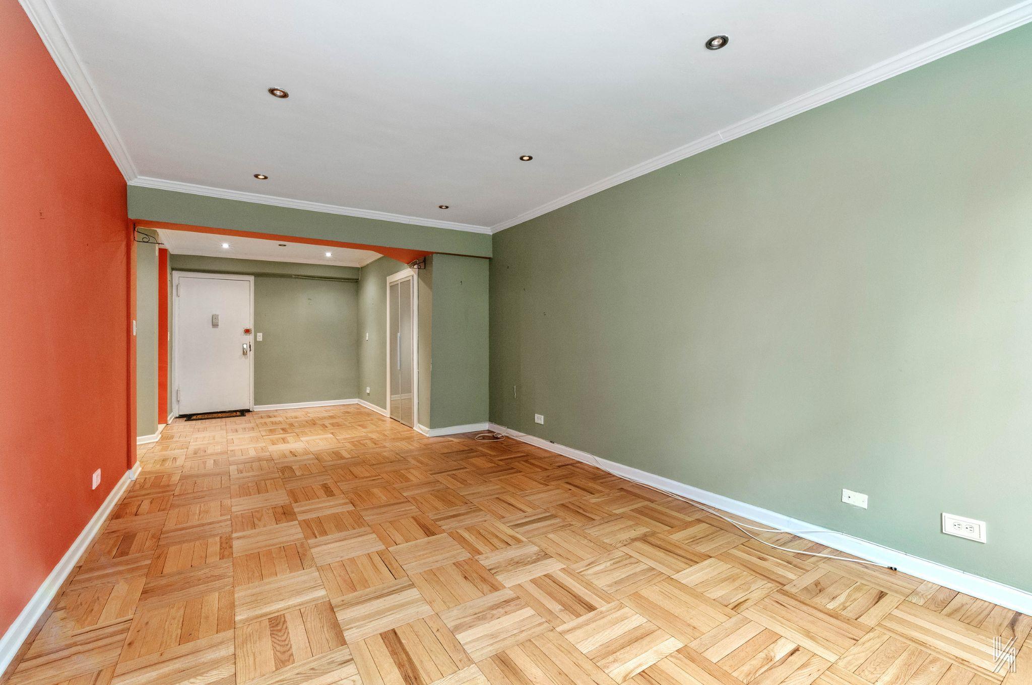 #6 photo, 33-45 90th Street, كوينز Jackson Heights , NY 11372