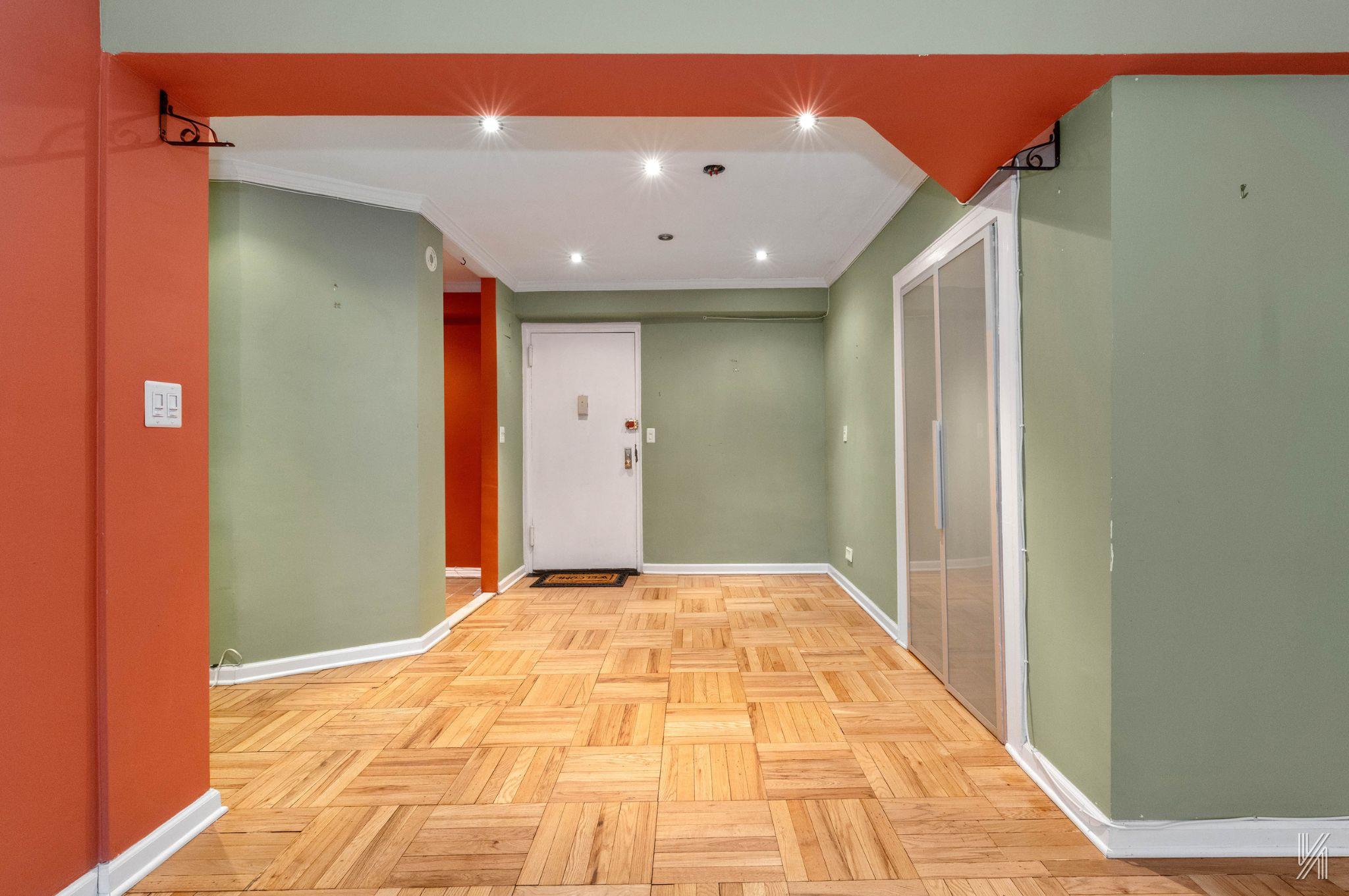 #7 photo, 33-45 90th Street, كوينز Jackson Heights , NY 11372