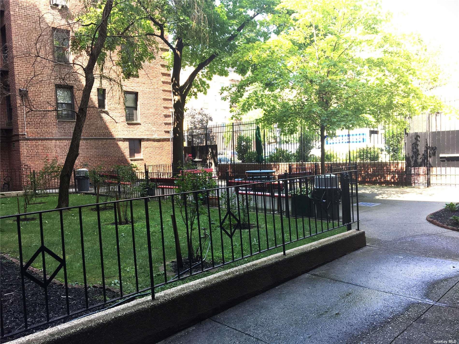 #3 photo, 33-06 92 Street, 皇后區 傑克遜高地 Jackson Heights , NY 11372