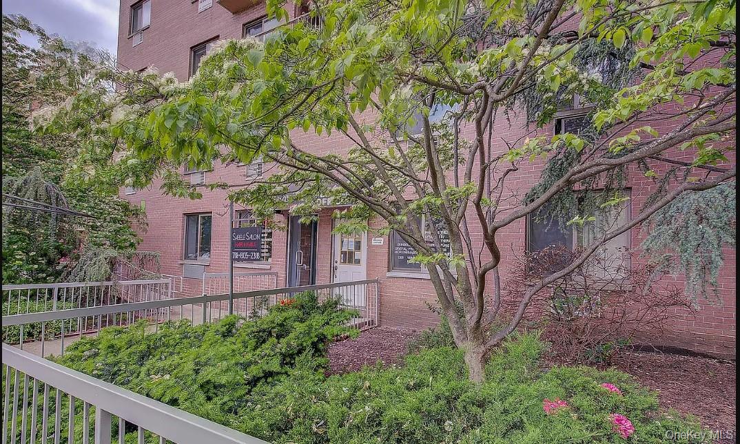 #14 photo, 118-82 Metropolitan Avenue, クイーンズ区 Kew Gardens , NY 11415