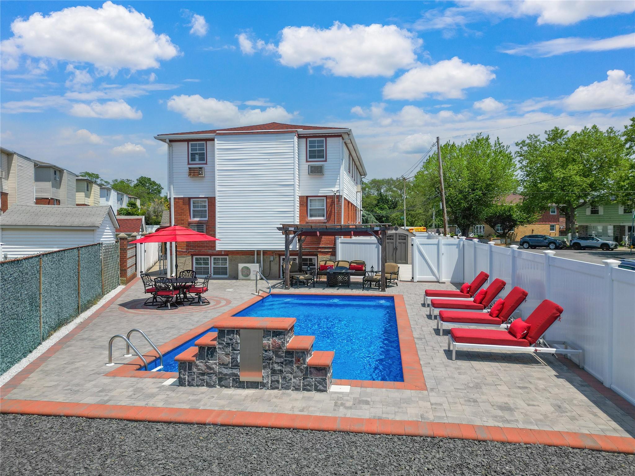 #2 photo, 155-30 99th Street, クイーンズ区 Howard Beach , NY 11414