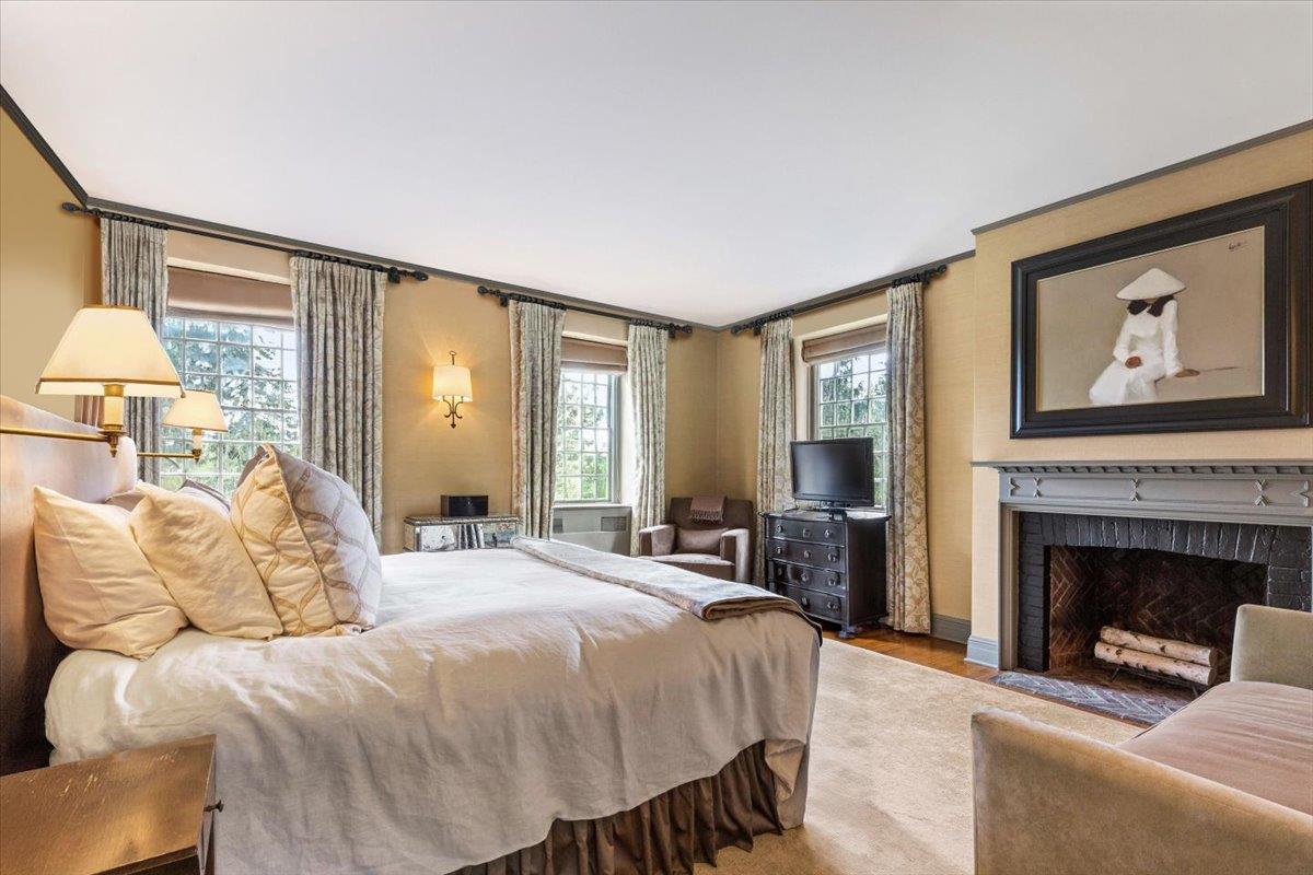 #16 photo, 5 Belmont Drive, Irvington , NY 10533