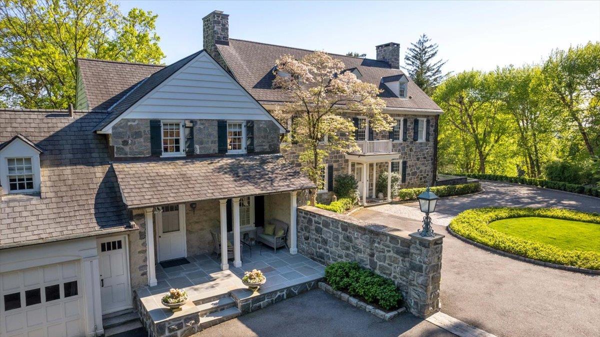 #2 photo, 5 Belmont Drive, Irvington , NY 10533