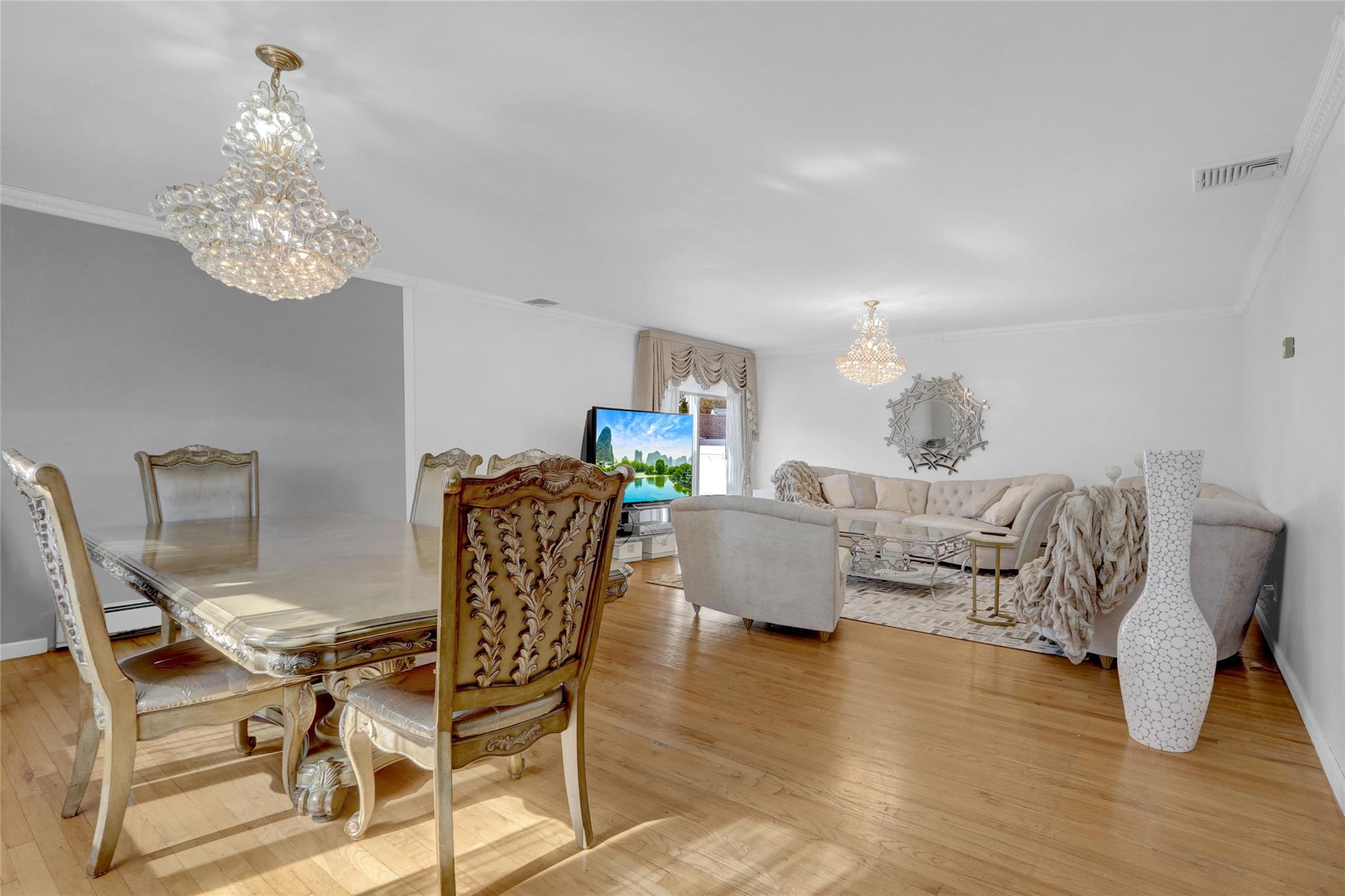 #5 photo, 157 Cambridge Drive, ナッソー郡 Hicksville , NY 11801