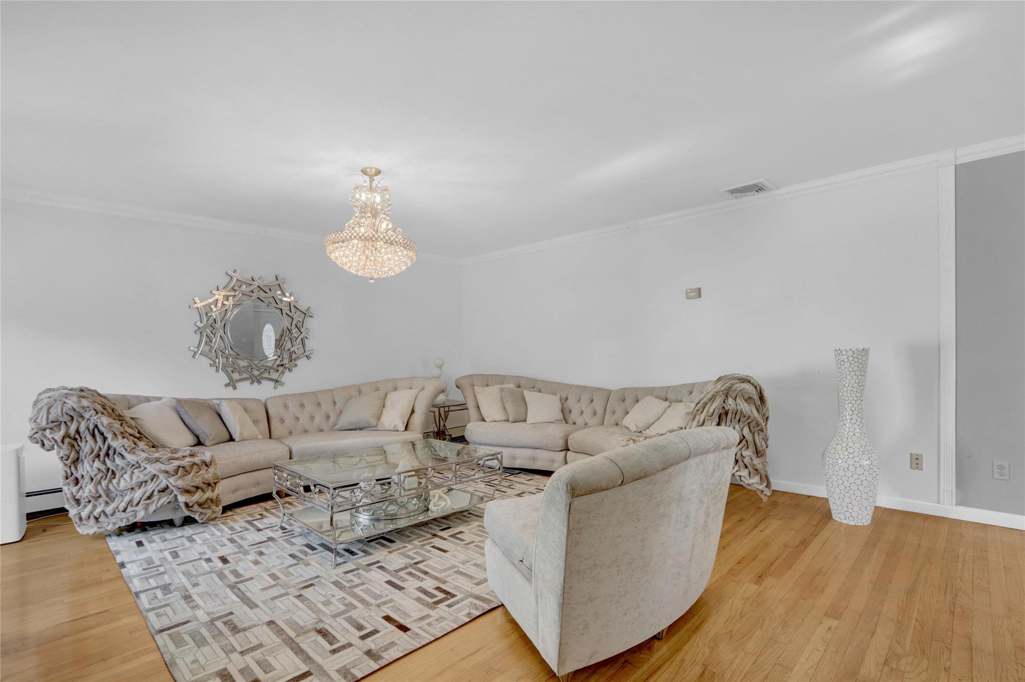 #6 photo, 157 Cambridge Drive, ナッソー郡 Hicksville , NY 11801