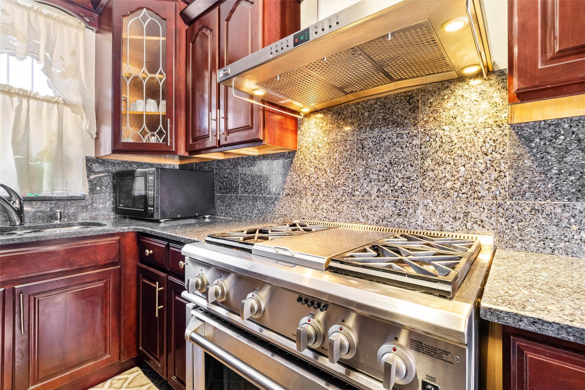 #11 photo, 430 Turneur Avenue, 布朗士 Bronx , NY 10473