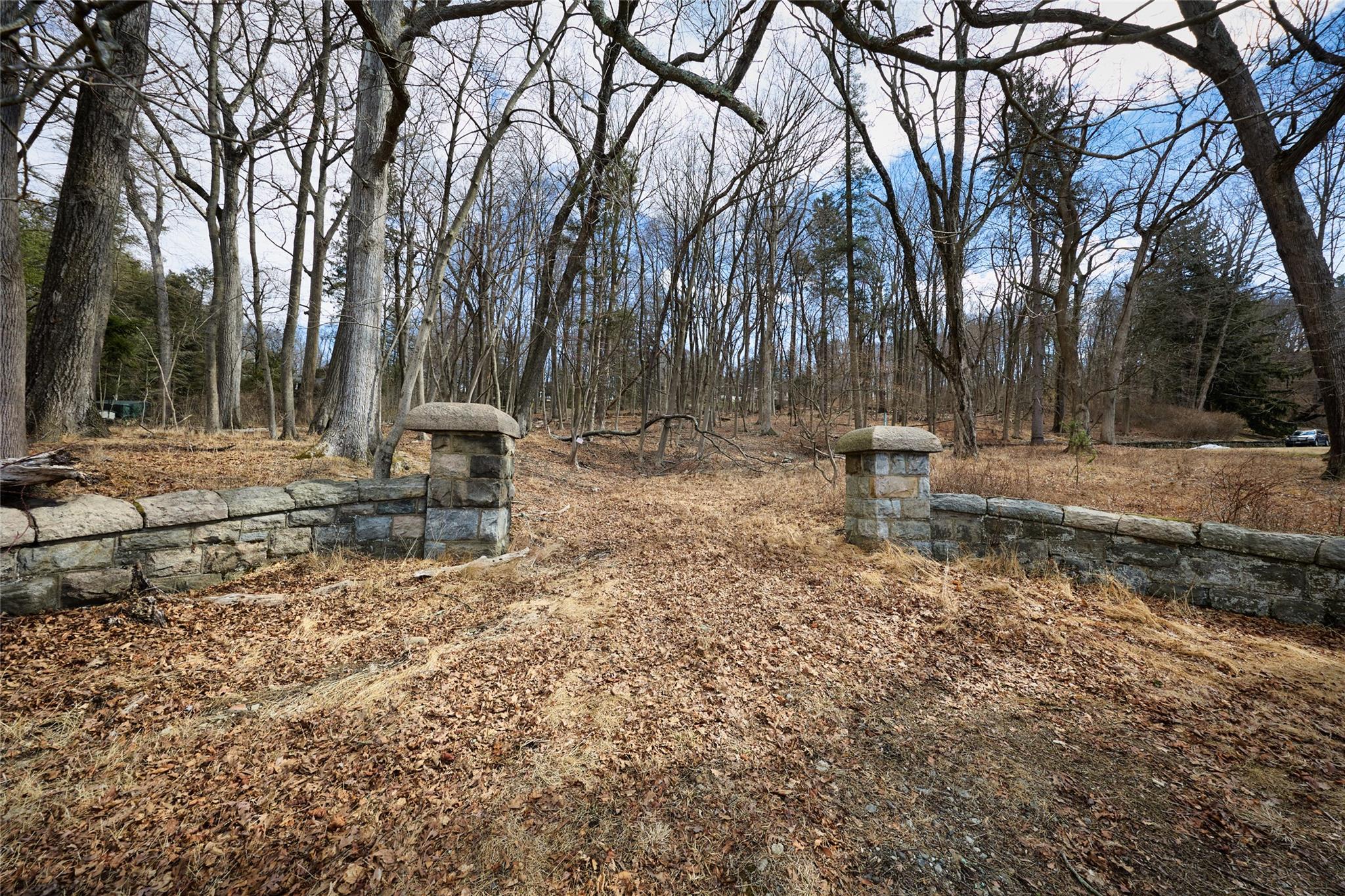 #5 photo, 288 Tuxedo Road, Tuxedo Park , NY 10987