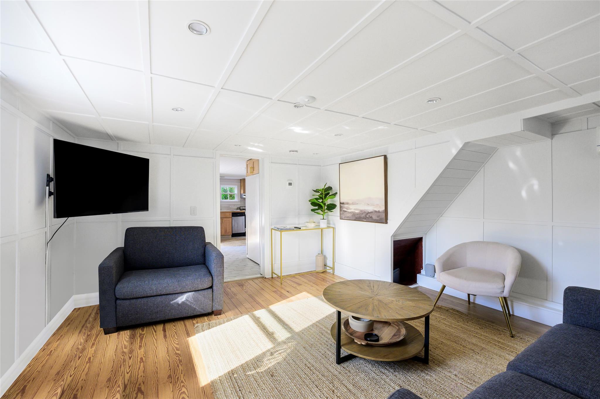 #2 photo, 86 Old Country Road, Саффолк ‖ East Quogue , NY 11942