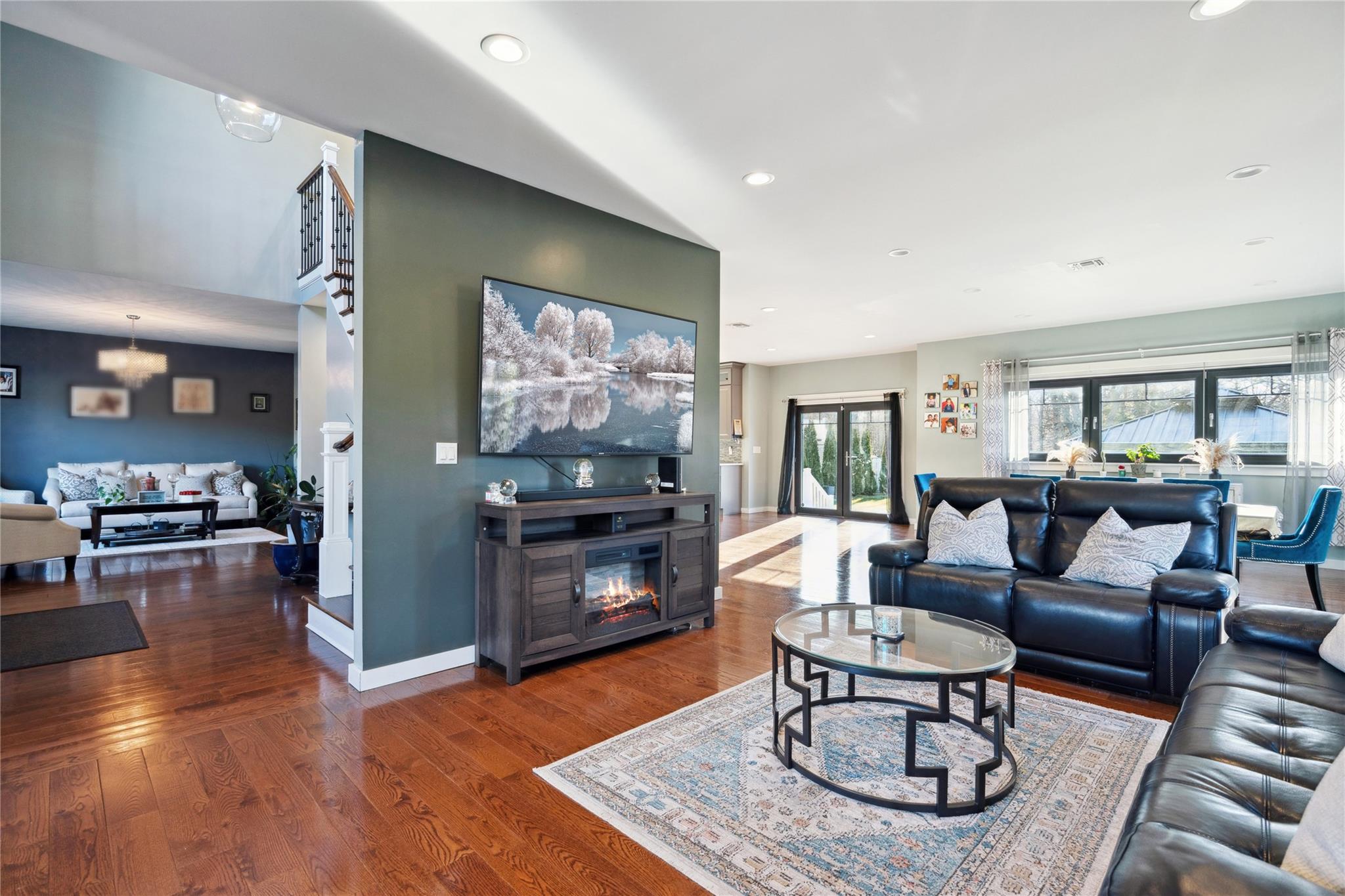 #14 photo, 1260 Smithtown Avenue, Bohemia , NY 11716