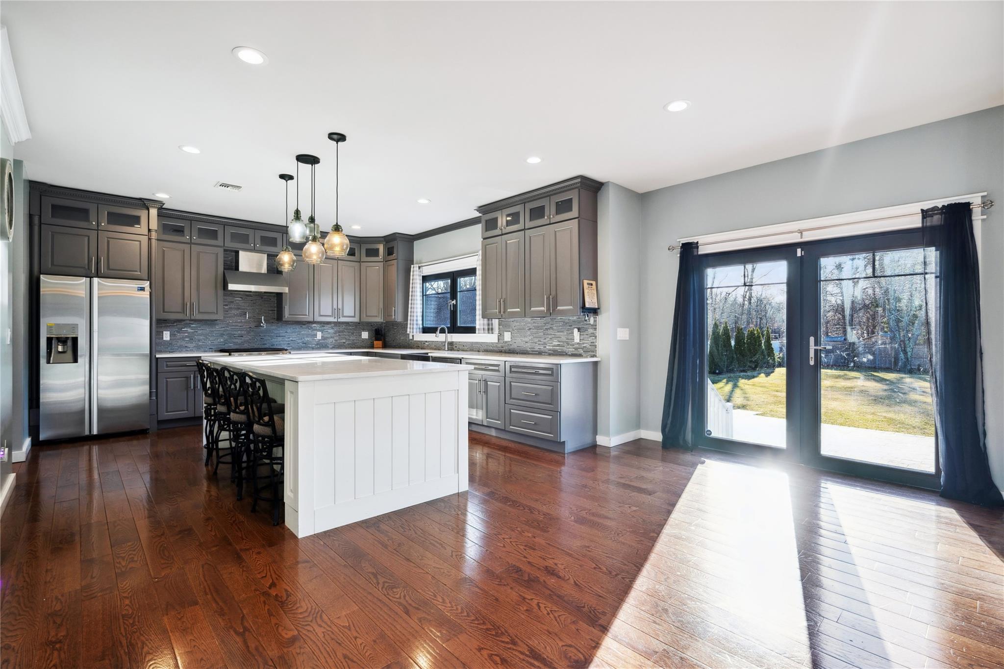 #19 photo, 1260 Smithtown Avenue, Bohemia , NY 11716