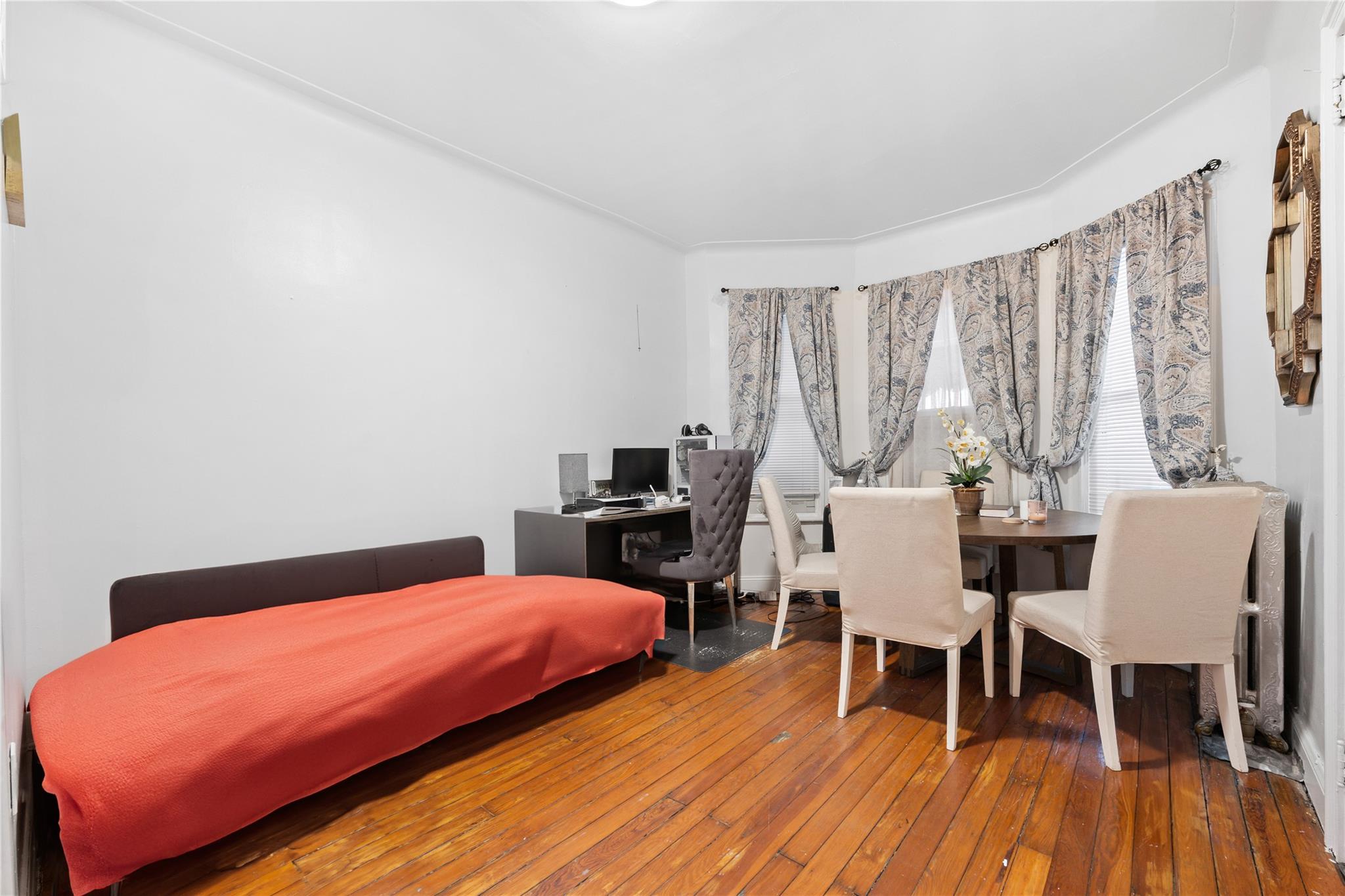 #7 photo, 92-13 91st Avenue, Woodhaven , NY 11421