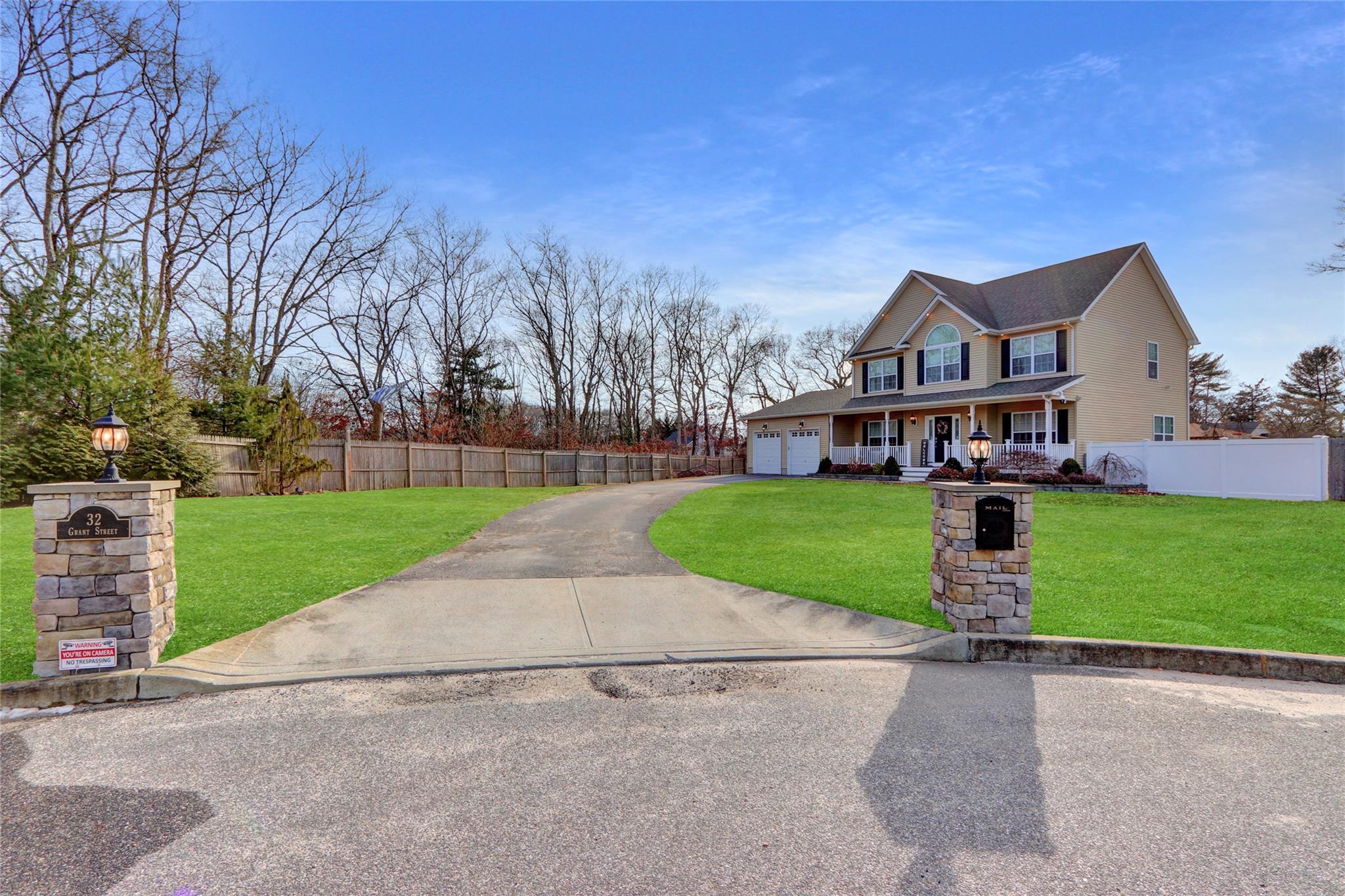 #1 photo, 32 Grant Street, 东长岛 Port Jefferson Station , NY 11776