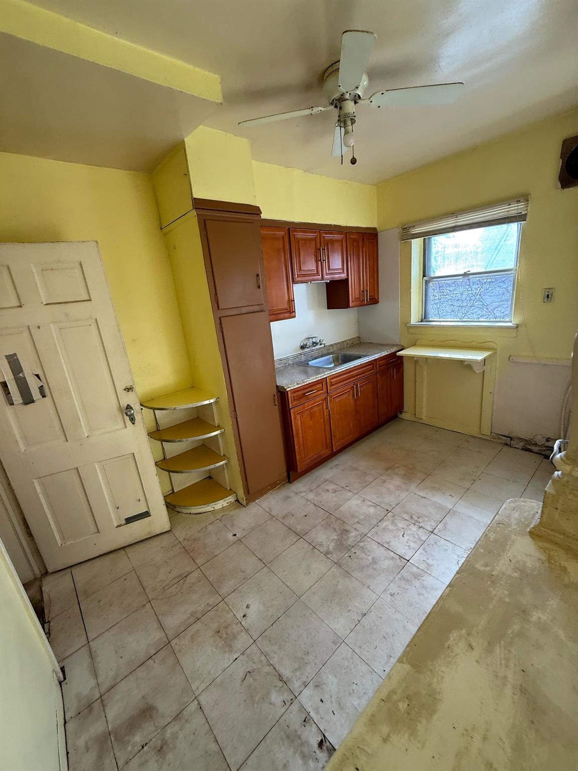 #4 photo, 141-36 71st Road, 皇后區 秋園 Kew Garden Hills , NY 11367