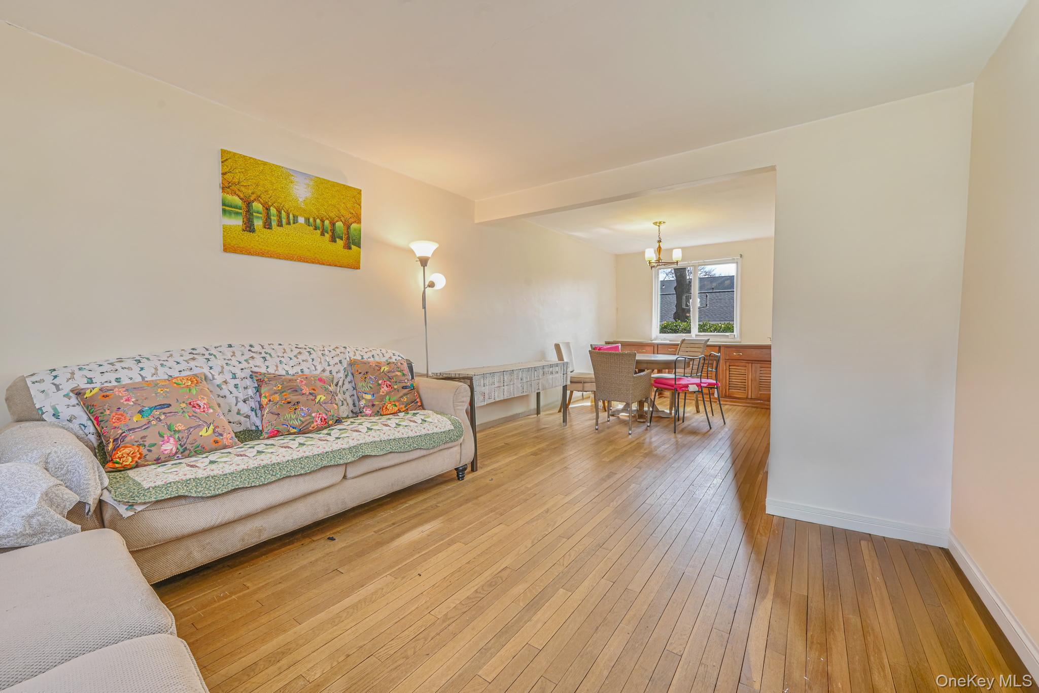 #2 photo, 216-06 68 Avenue, クイーンズ区 Oakland Gardens , NY 11364