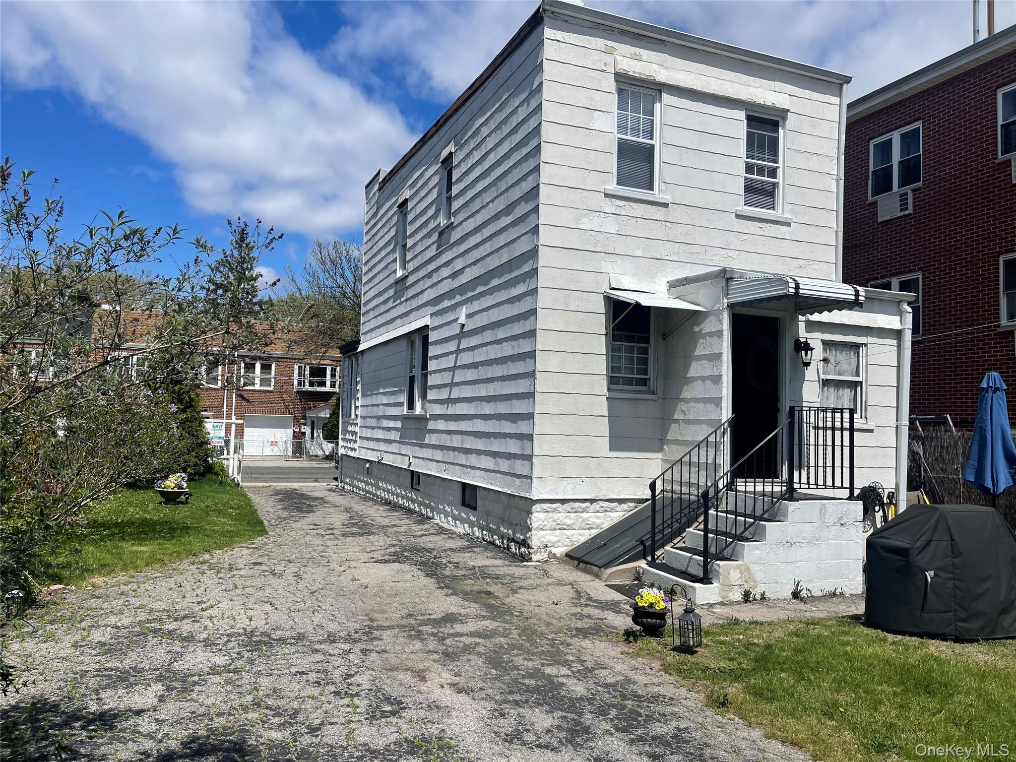 #2 photo, 5844 78th Avenue, 皇后區 Glendale , NY 11385