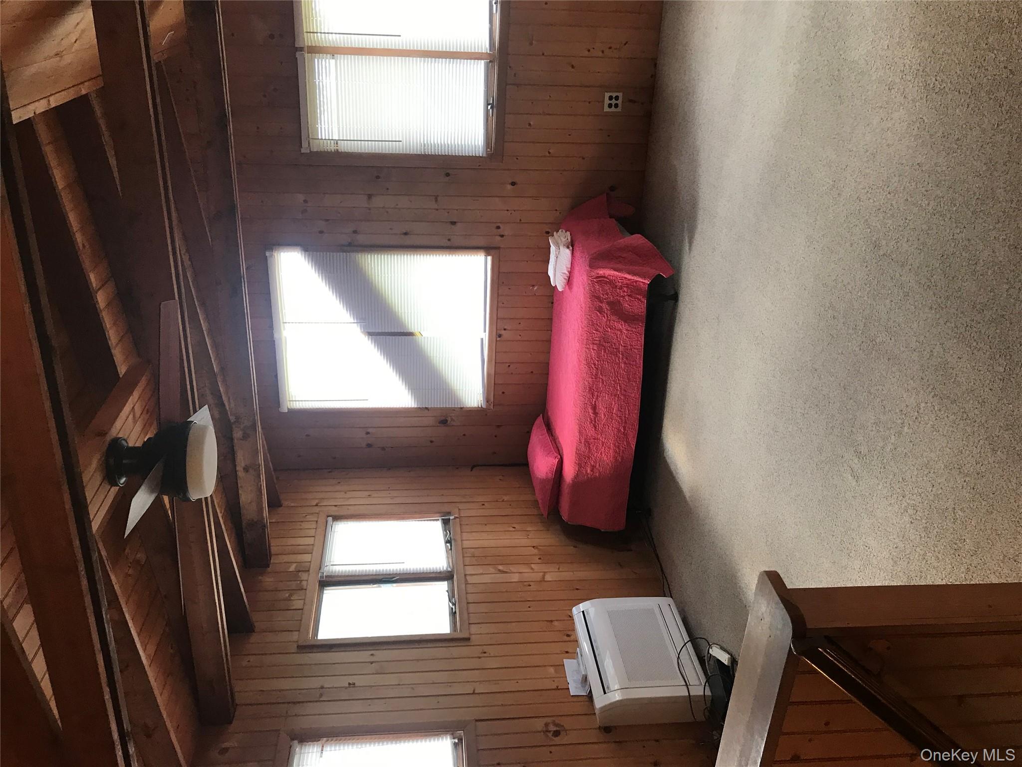 #13 photo, 33 Dune Way, Seaview , NY 11770