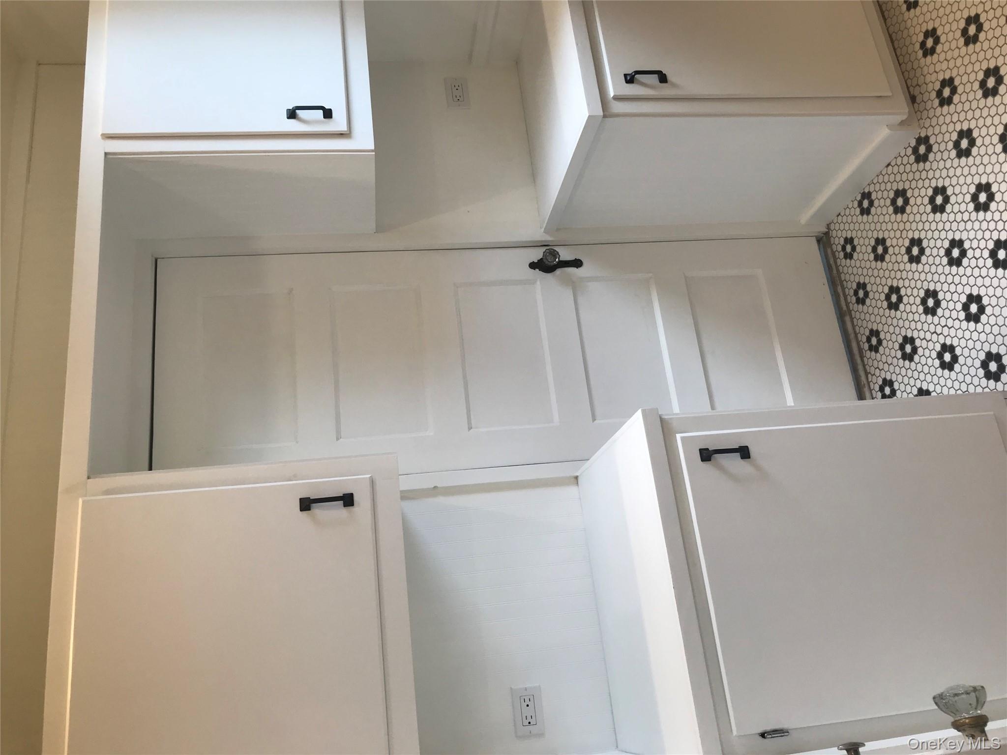 #3 photo, 33 Dune Way, Seaview , NY 11770