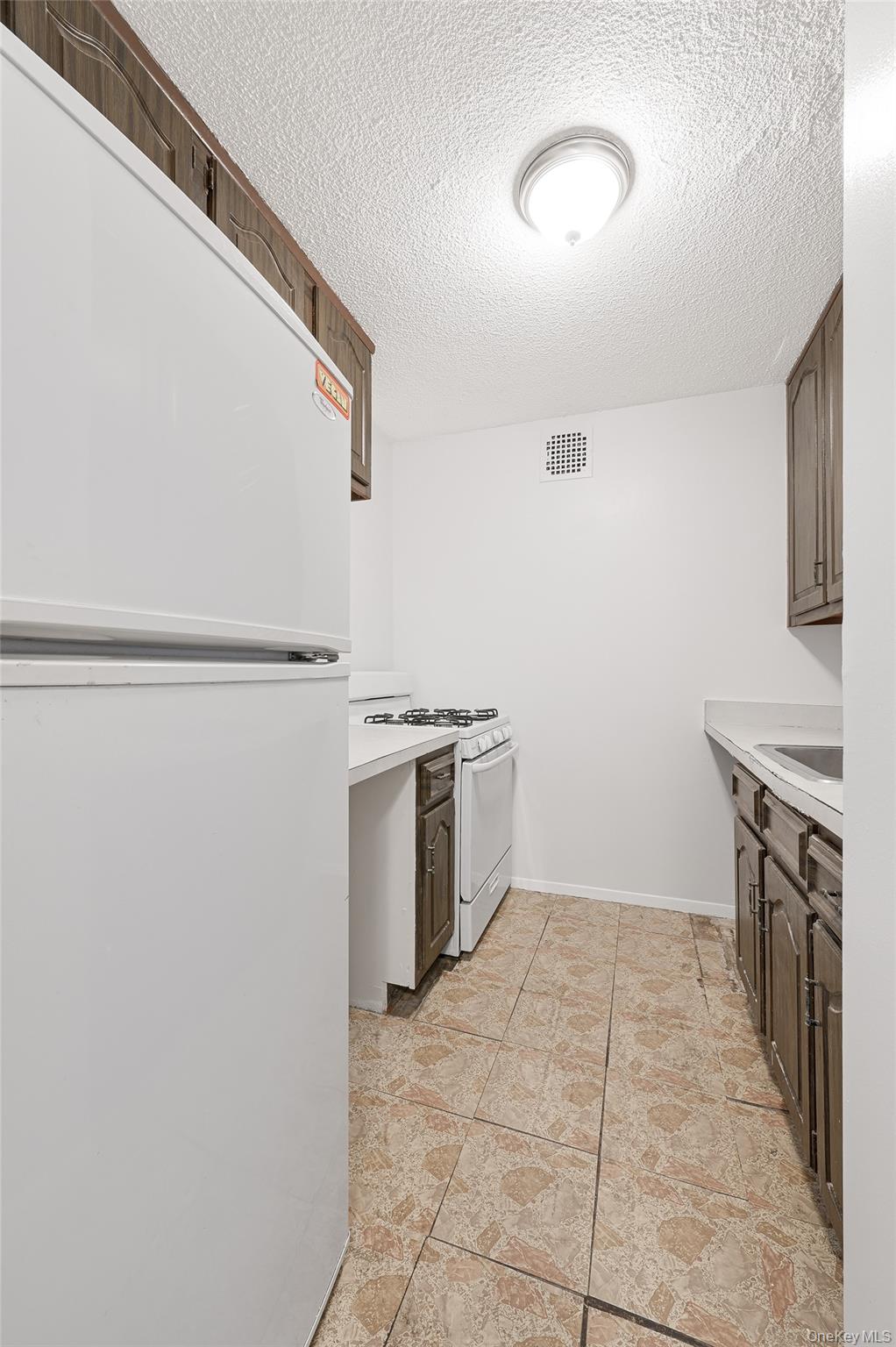 #14 photo, 118-17 Union Turnpike, クイーンズ区 Forest Hills , NY 11375