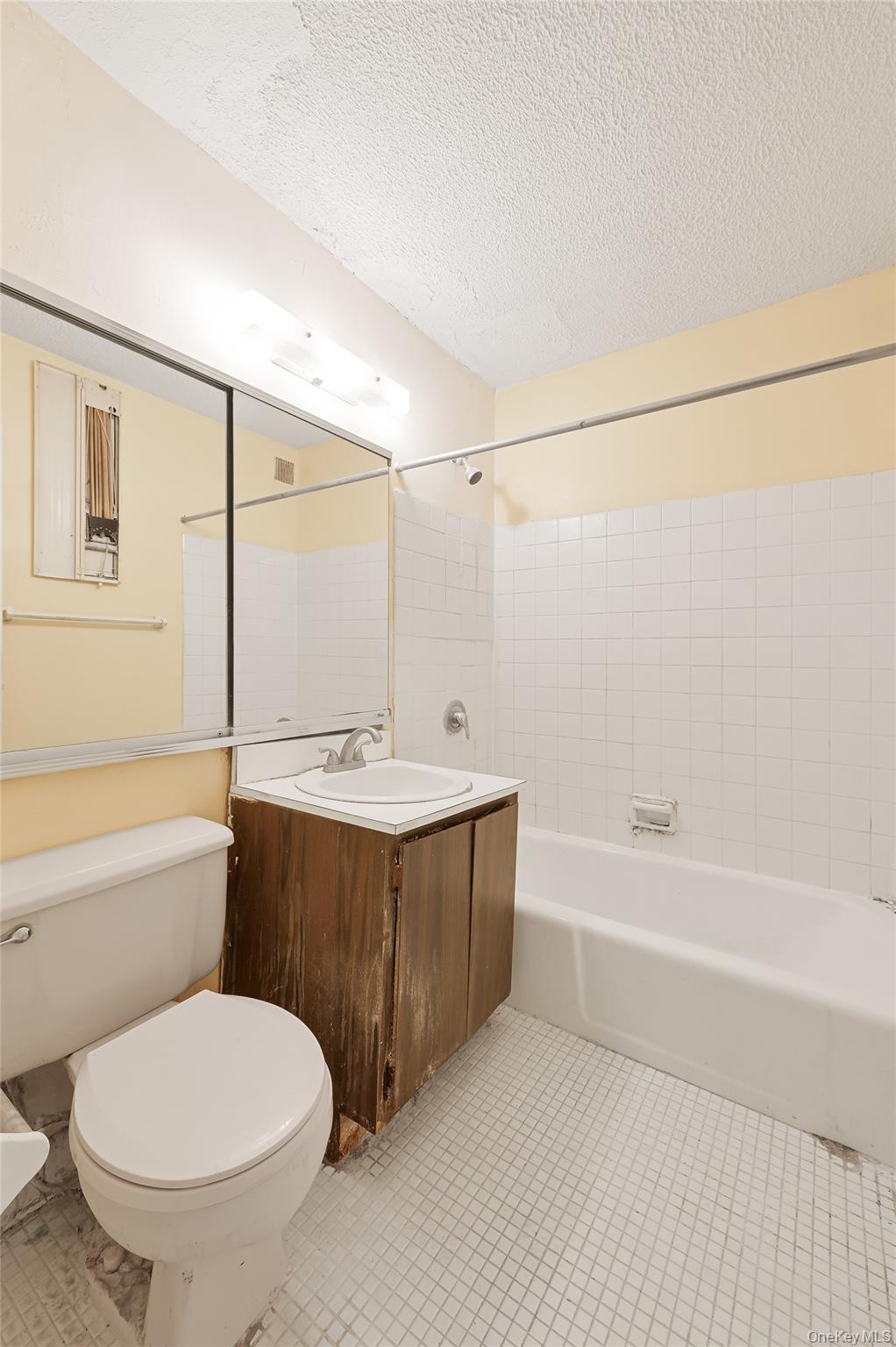 #15 photo, 118-17 Union Turnpike, クイーンズ区 Forest Hills , NY 11375