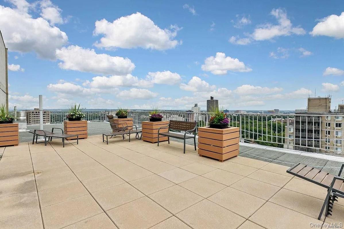 #18 photo, 118-17 Union Turnpike, クイーンズ区 Forest Hills , NY 11375