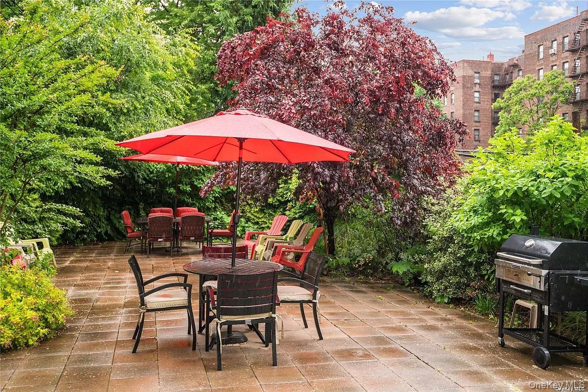 #19 photo, 118-17 Union Turnpike, クイーンズ区 Forest Hills , NY 11375