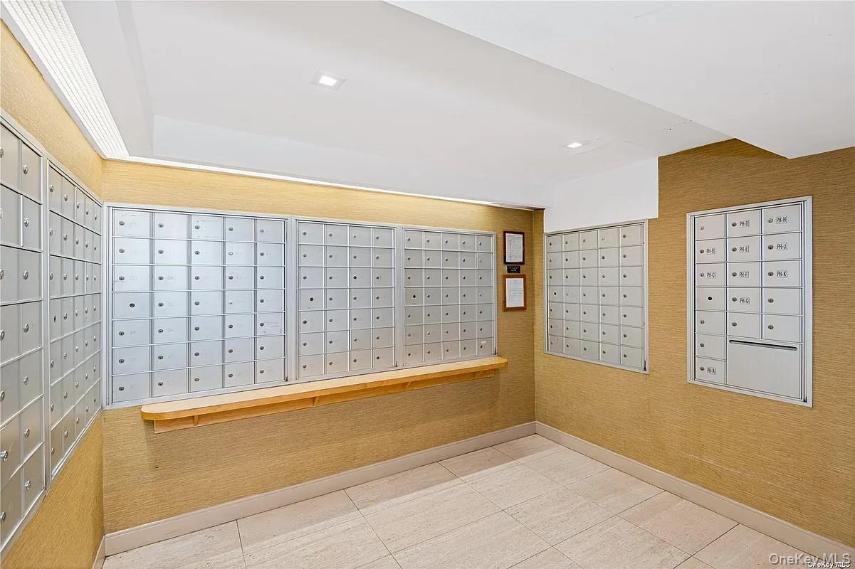 #20 photo, 118-17 Union Turnpike, クイーンズ区 Forest Hills , NY 11375