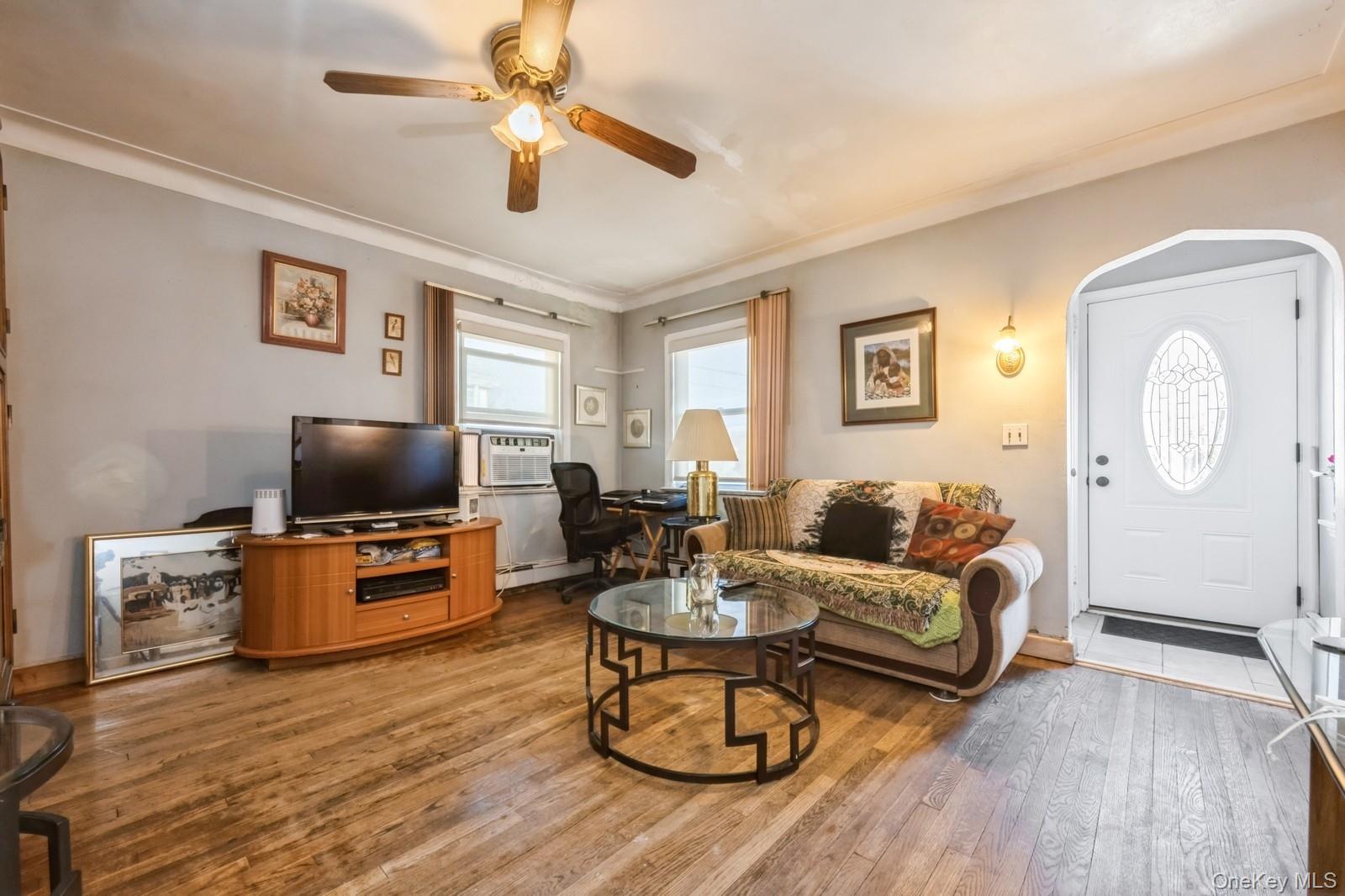 #5 photo, 31 Cedar Street, Roosevelt , NY 11575