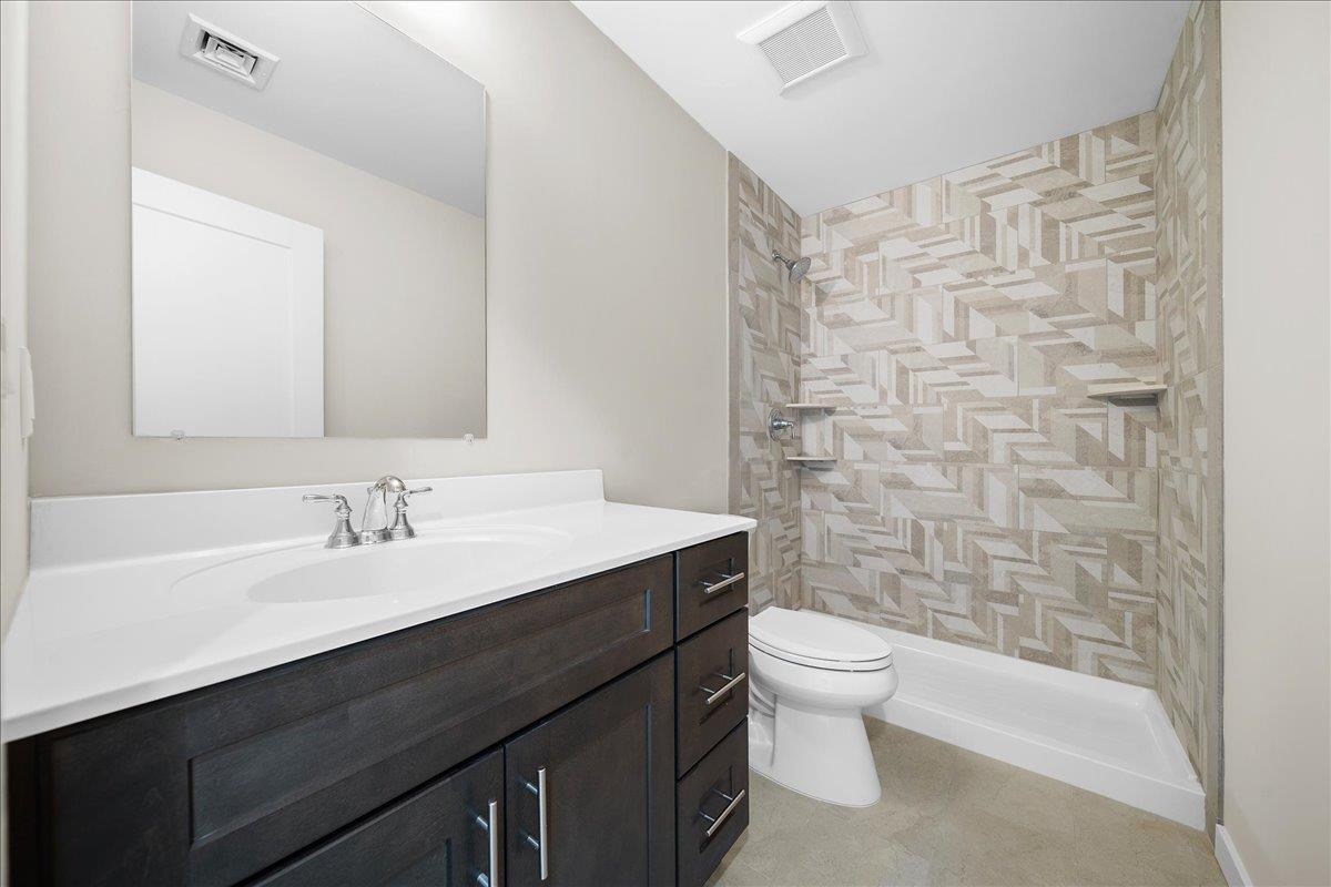 #10 photo, 1 Fourth Avenue Avenue, サフォーク郡 Centereach , NY 11720