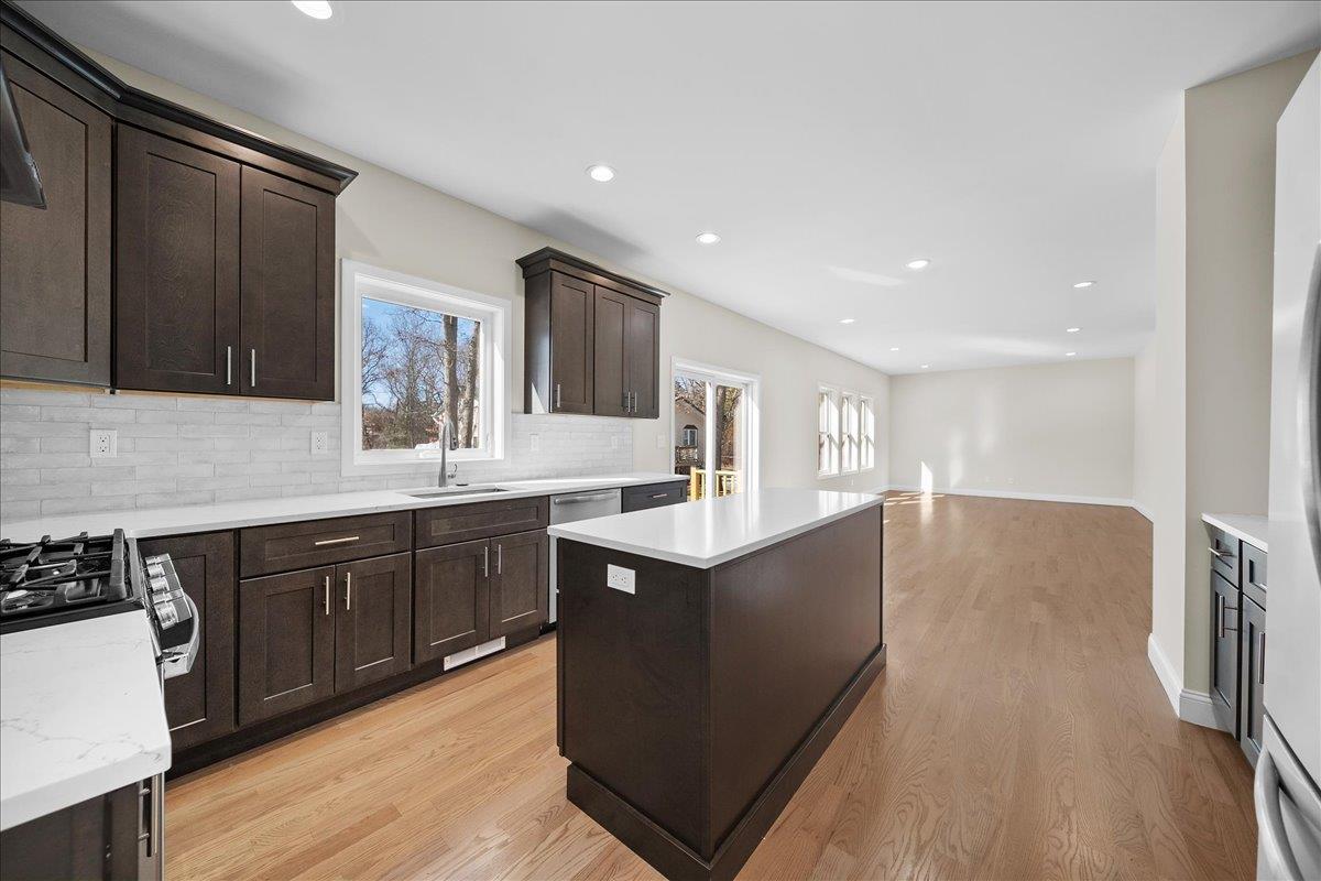 #17 photo, 1 Fourth Avenue Avenue, サフォーク郡 Centereach , NY 11720