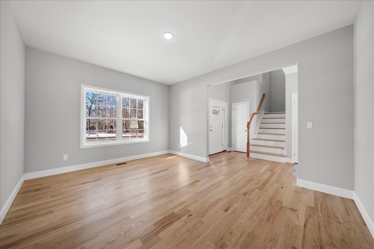 #19 photo, 1 Fourth Avenue Avenue, サフォーク郡 Centereach , NY 11720