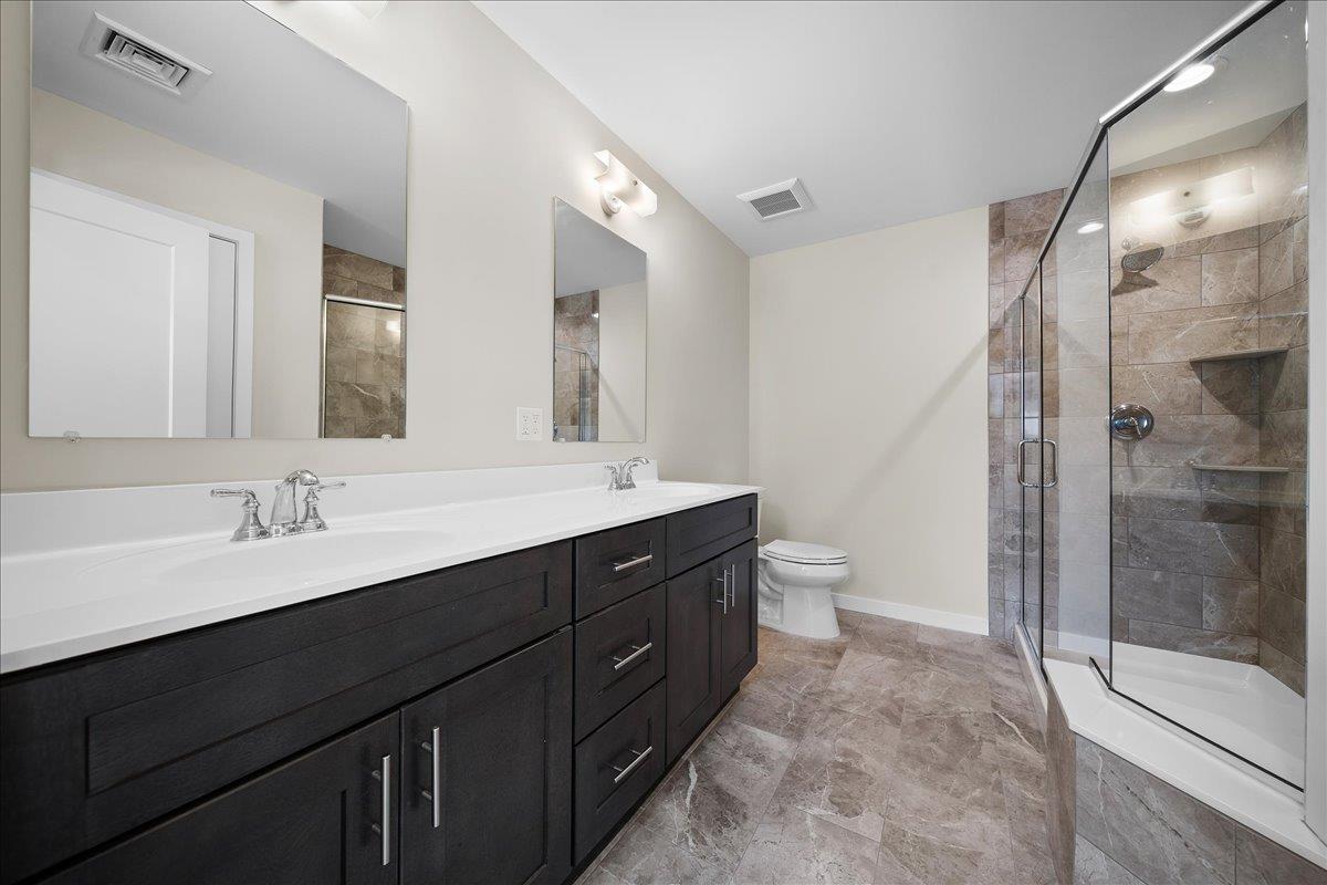 #9 photo, 1 Fourth Avenue Avenue, サフォーク郡 Centereach , NY 11720