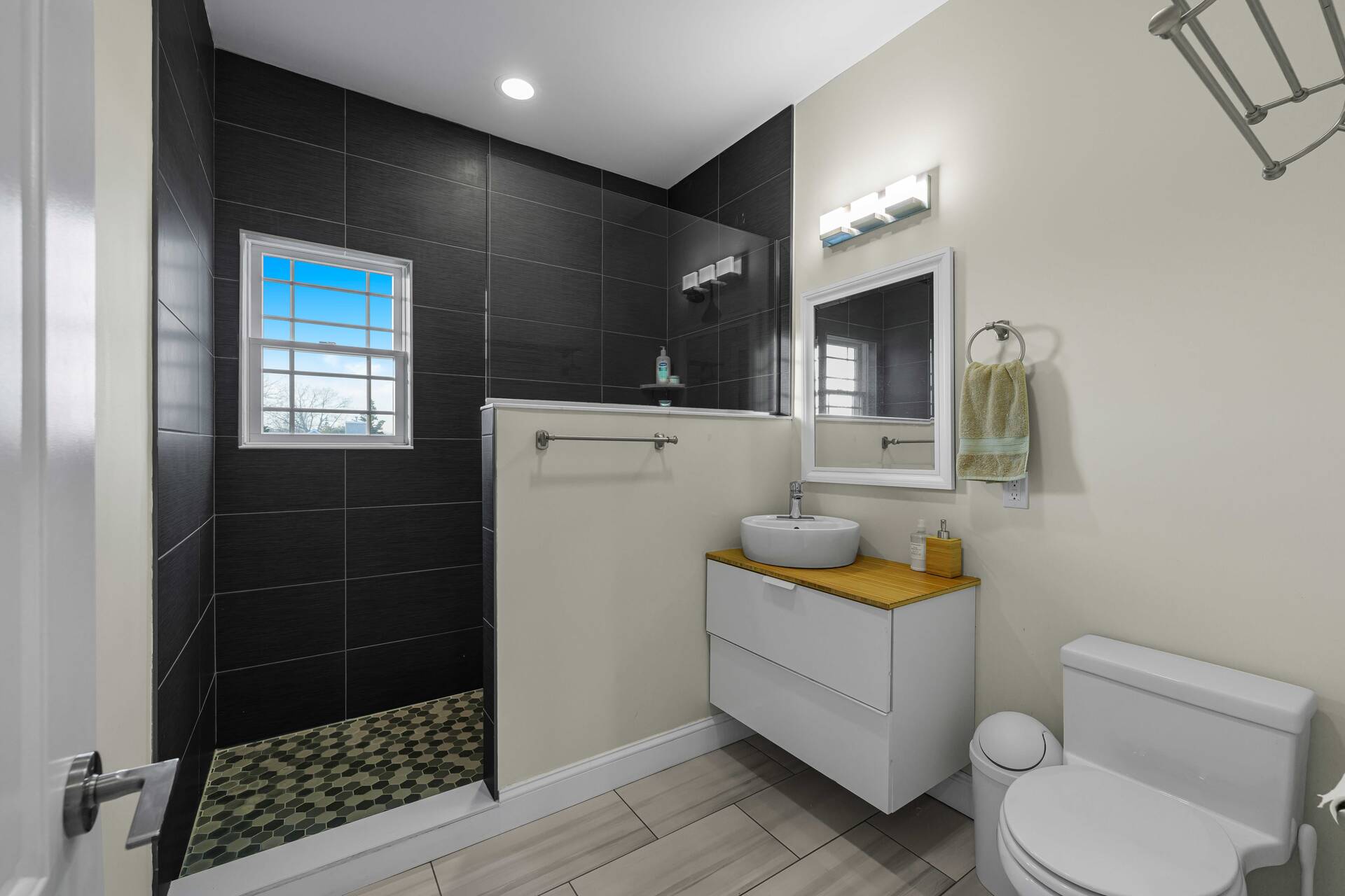 #24 photo, 20 LUDLOW LN, Hampton Bays , NY 11946