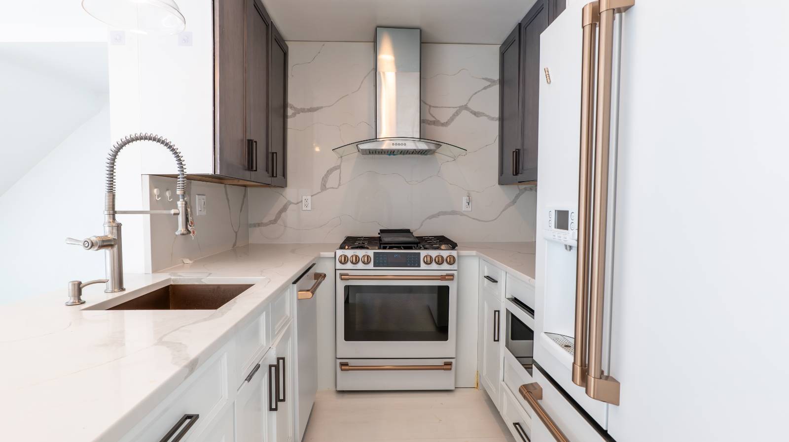 #21 photo, 427 Pulaski St, ブルックリン区 Brooklyn , NY 11221