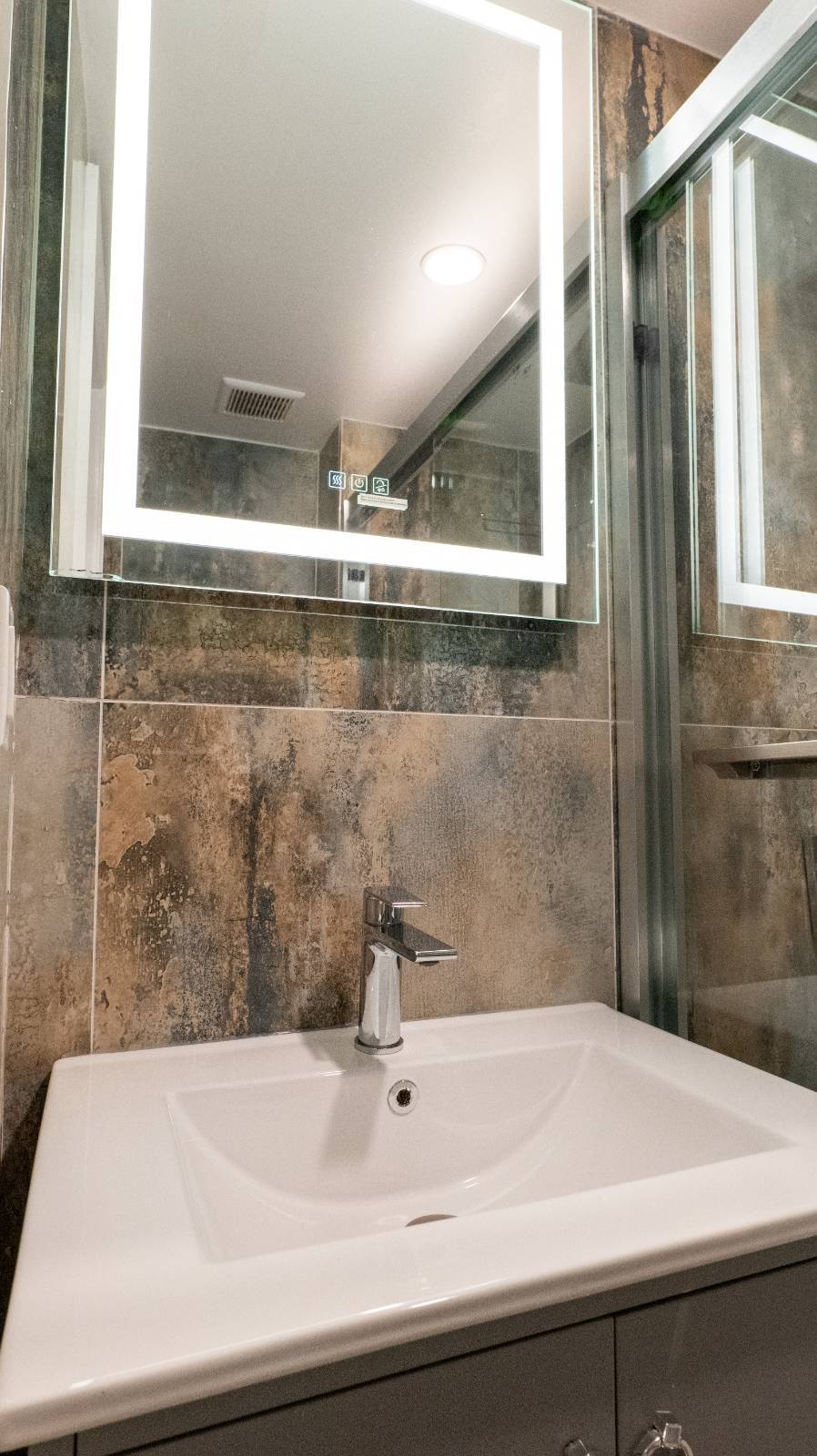 #30 photo, 427 Pulaski St, ブルックリン区 Brooklyn , NY 11221