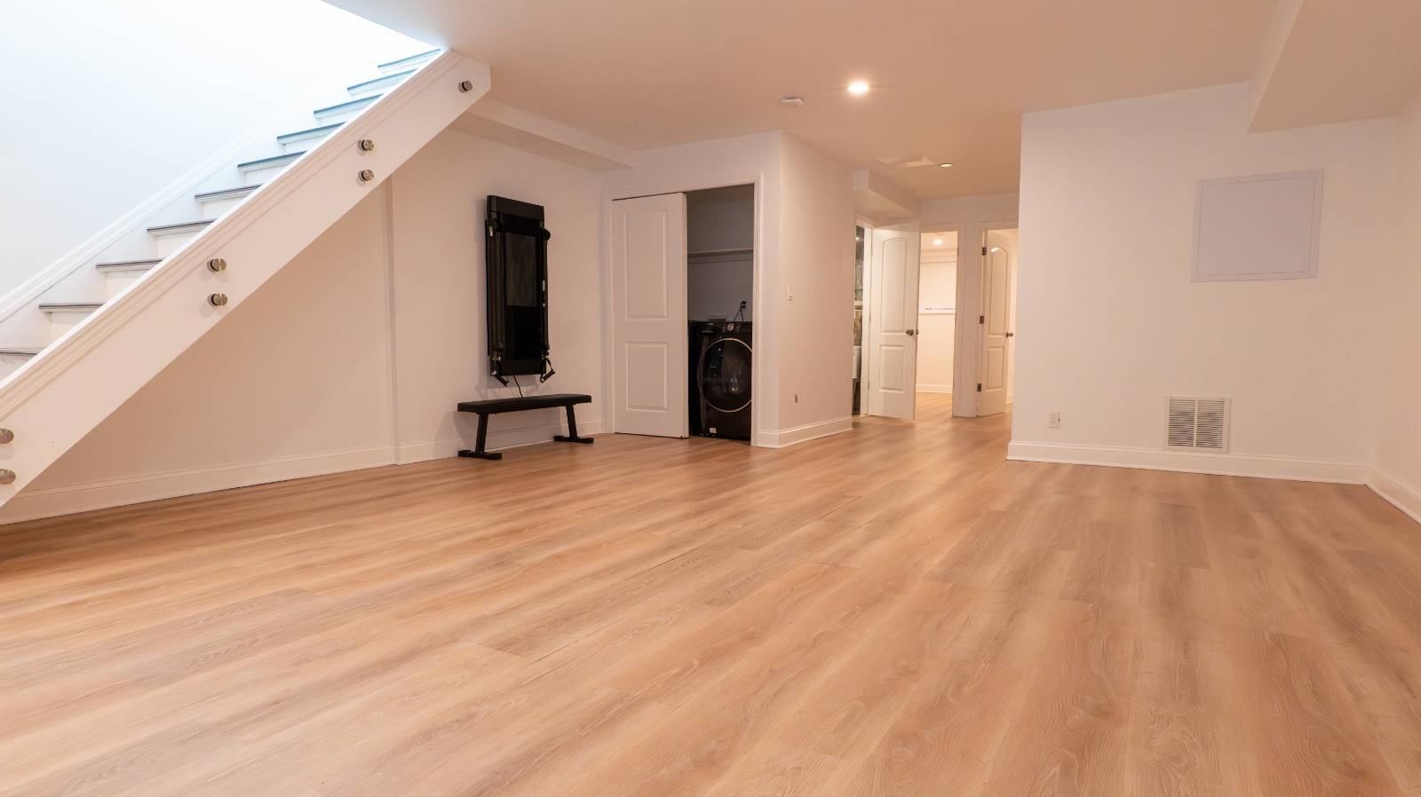 #33 photo, 427 Pulaski St, ブルックリン区 Brooklyn , NY 11221