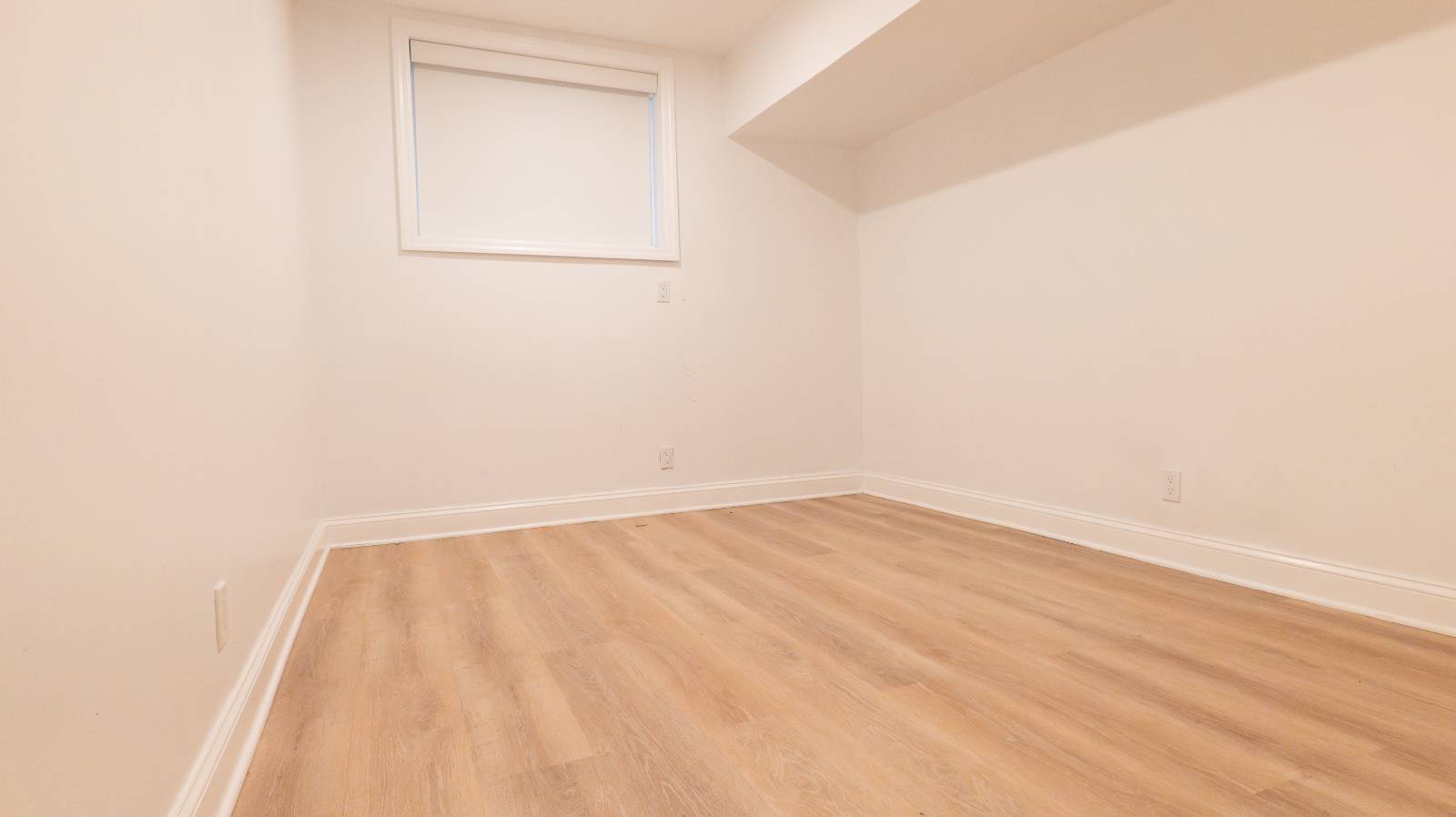 #34 photo, 427 Pulaski St, ブルックリン区 Brooklyn , NY 11221