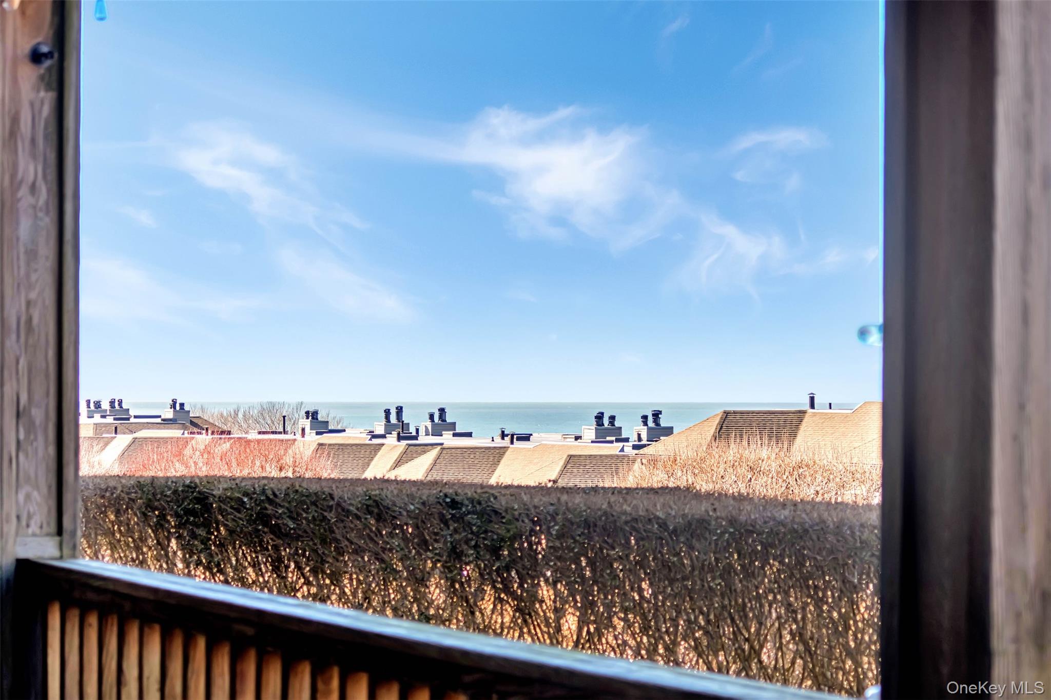 #2 photo, 104 Fox Hill Drive, サフォーク郡 Baiting Hollow , NY 11933