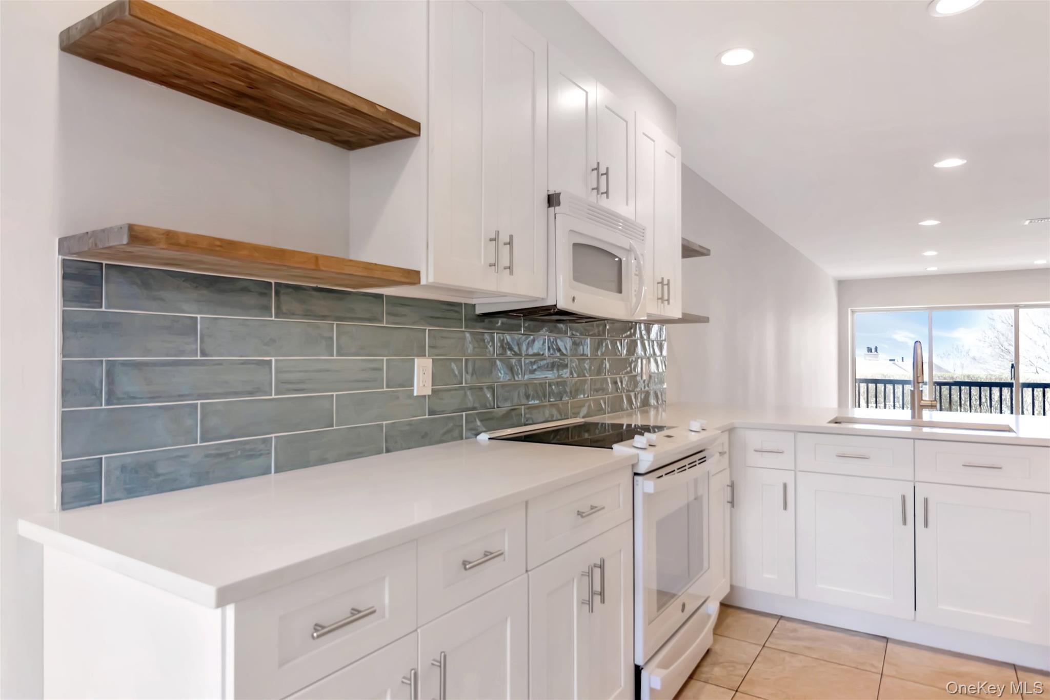 #6 photo, 104 Fox Hill Drive, サフォーク郡 Baiting Hollow , NY 11933